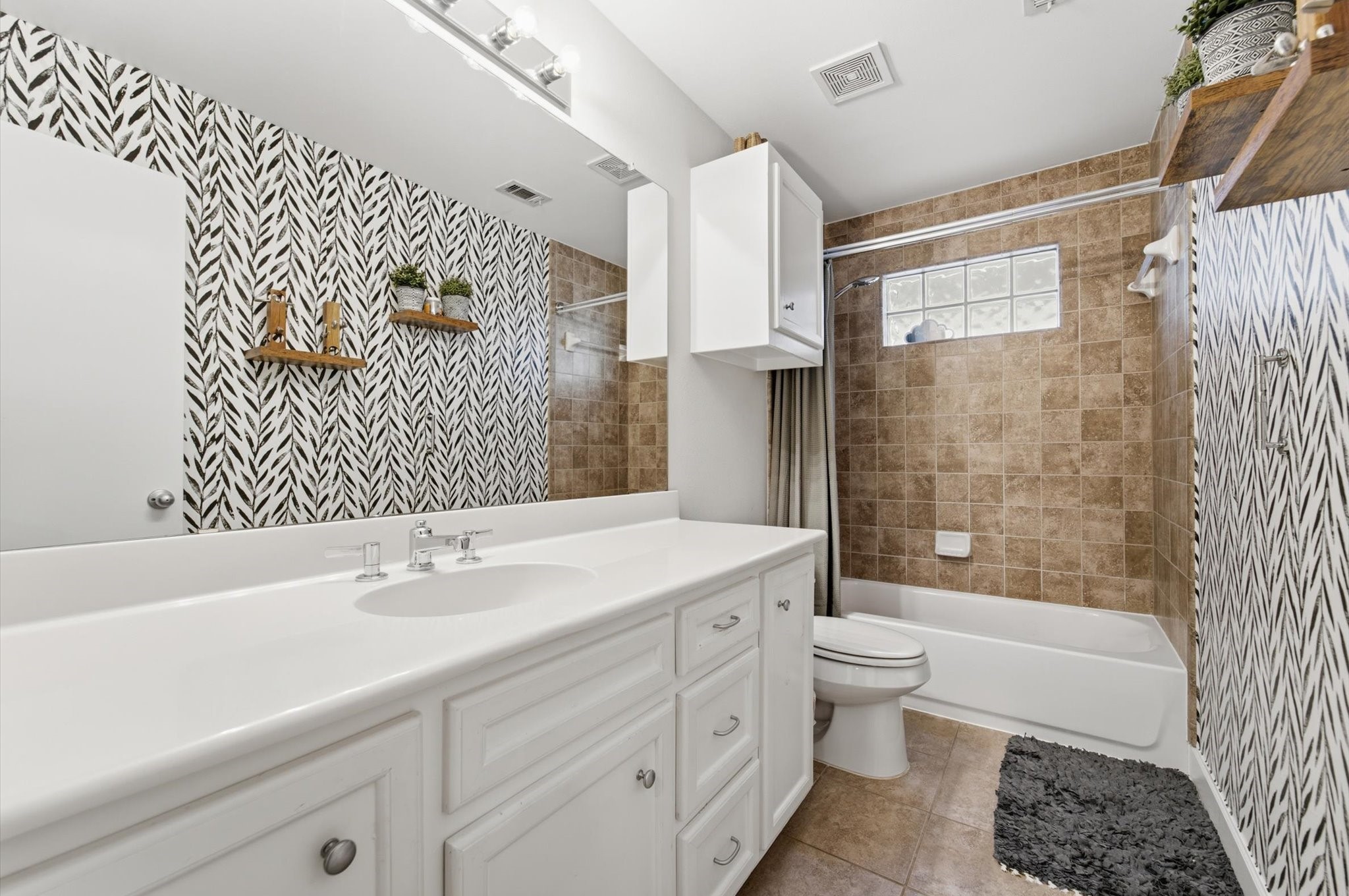 5951 South Loop E 42 Property Photo 11