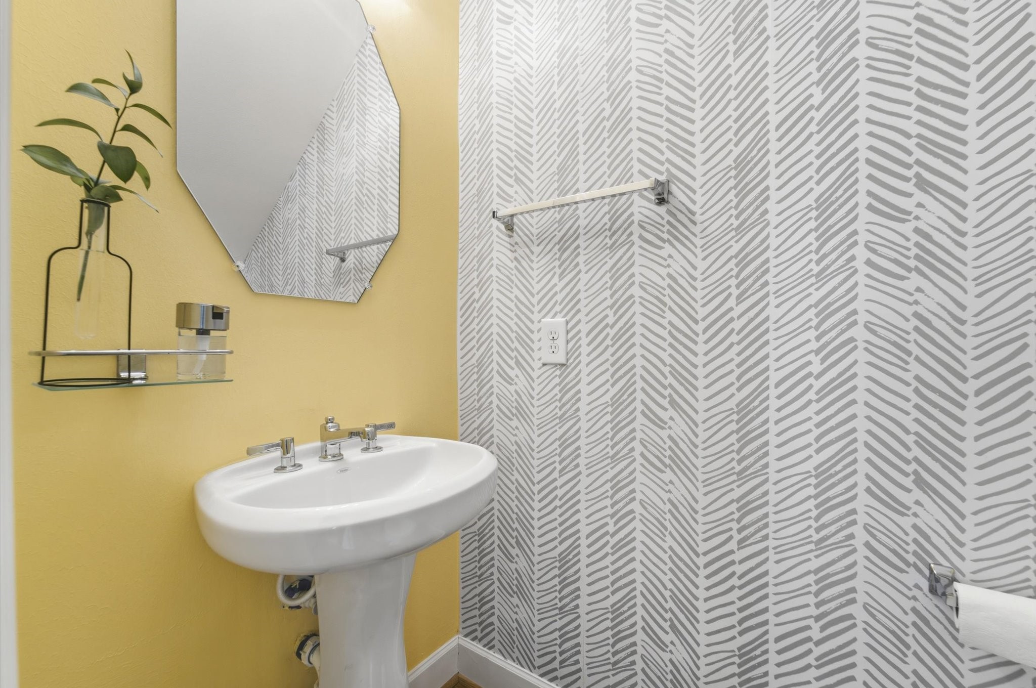 5951 South Loop E 42 Property Photo 13