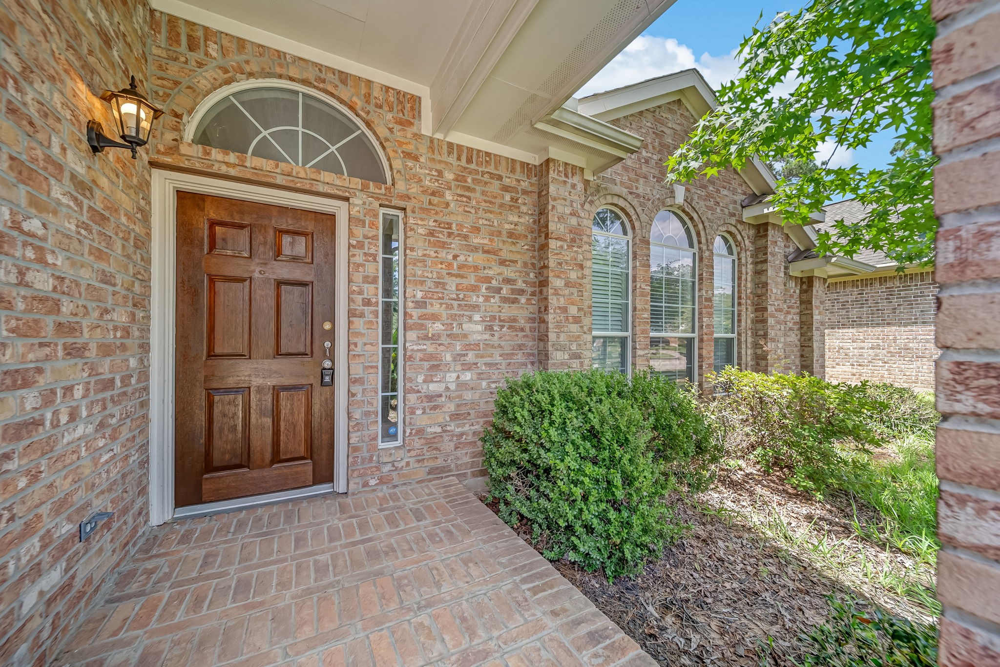 12810 Lake Shore Drive Property Photo 2