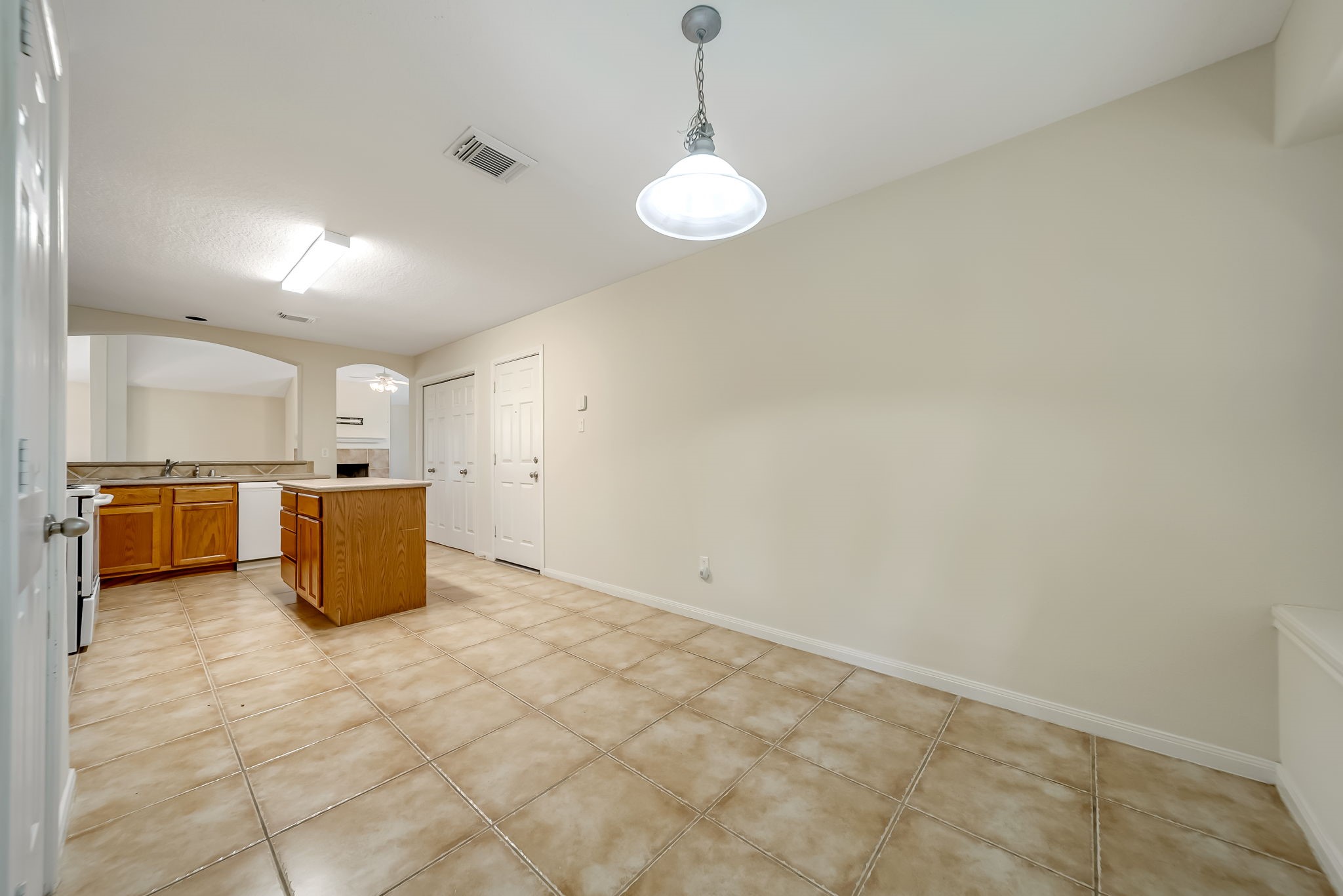 12810 Lake Shore Drive Property Photo 12