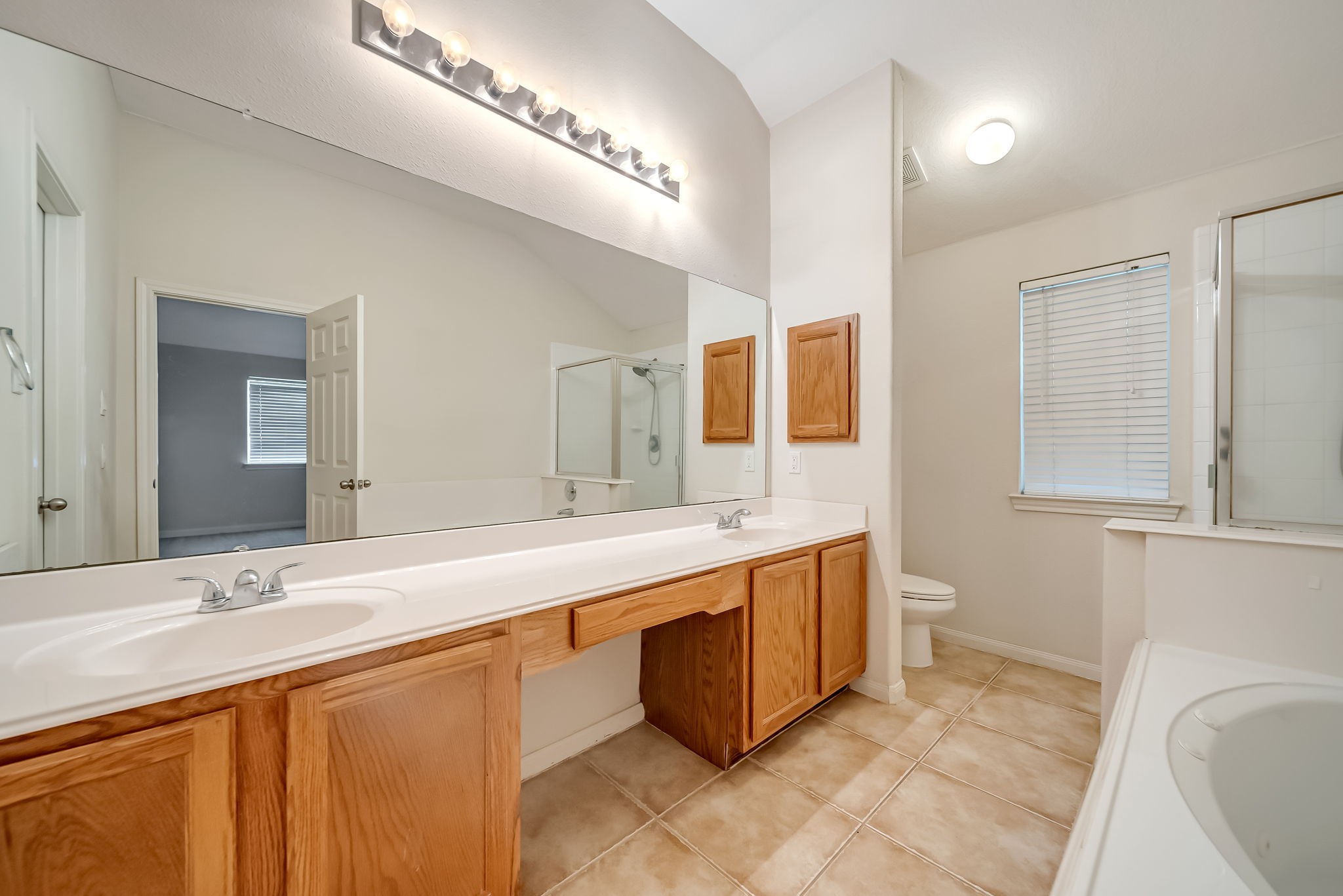 12810 Lake Shore Drive Property Photo 17