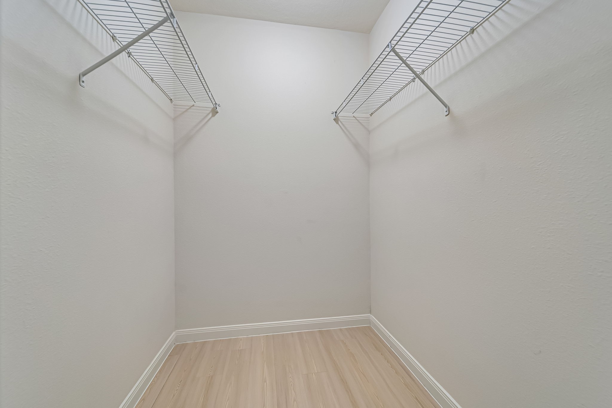 12810 Lake Shore Drive Property Photo 19