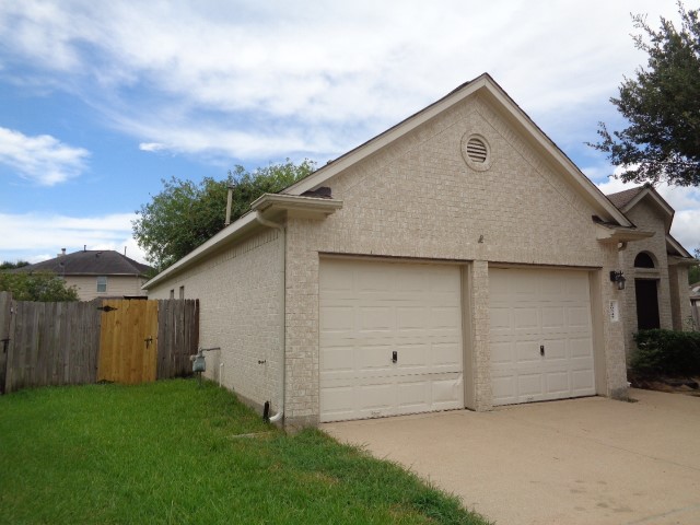 20347 Yosemite Falls Drive Property Photo 2