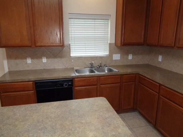 20347 Yosemite Falls Drive Property Photo 5