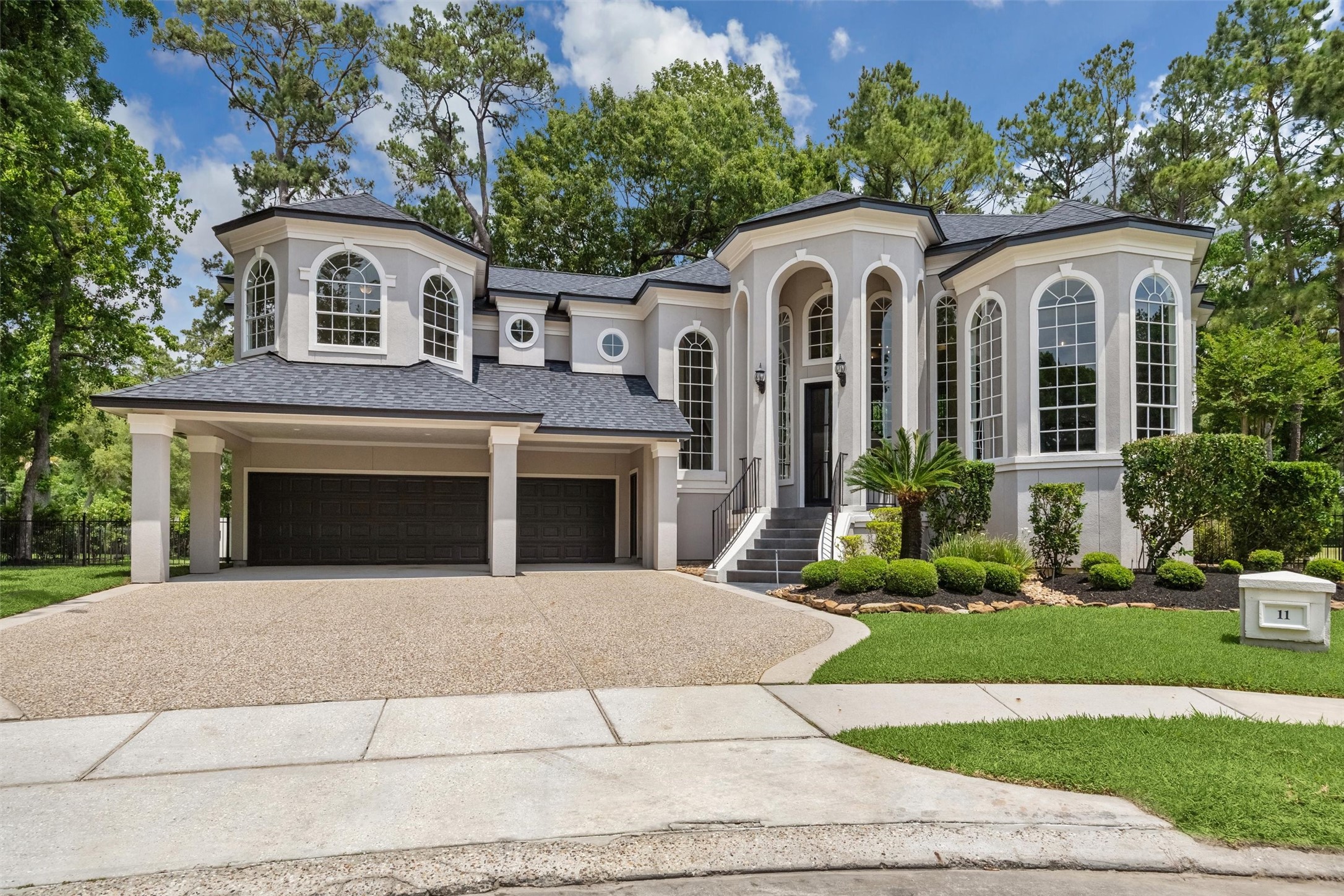 11 Twin Greens Court Property Photo 2