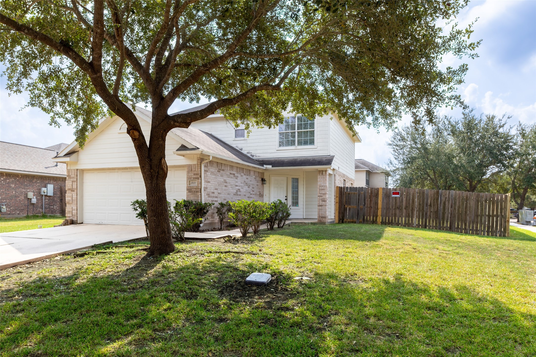 1931 Blossom Breeze Lane Property Photo 3