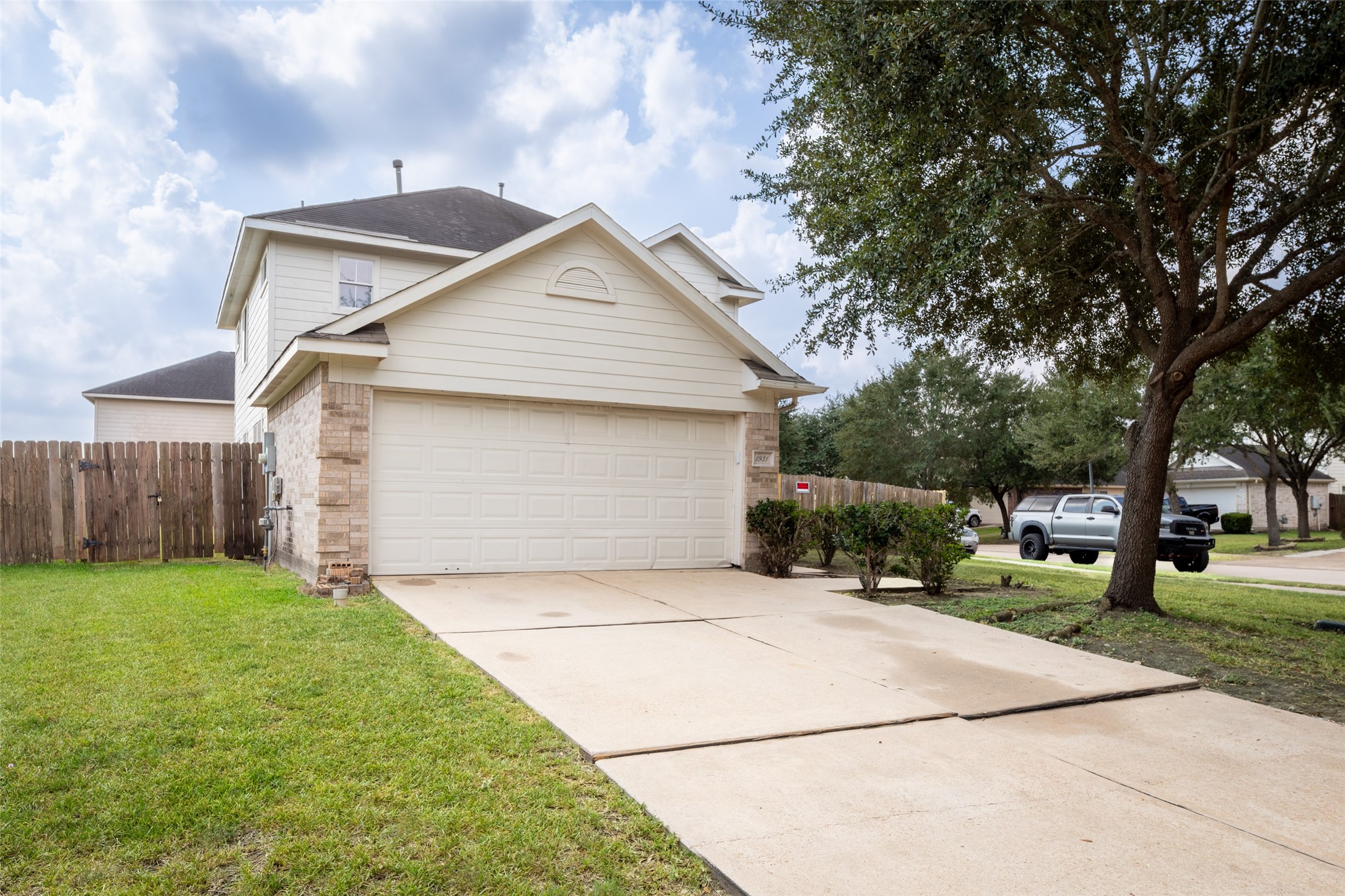 1931 Blossom Breeze Lane Property Photo 4