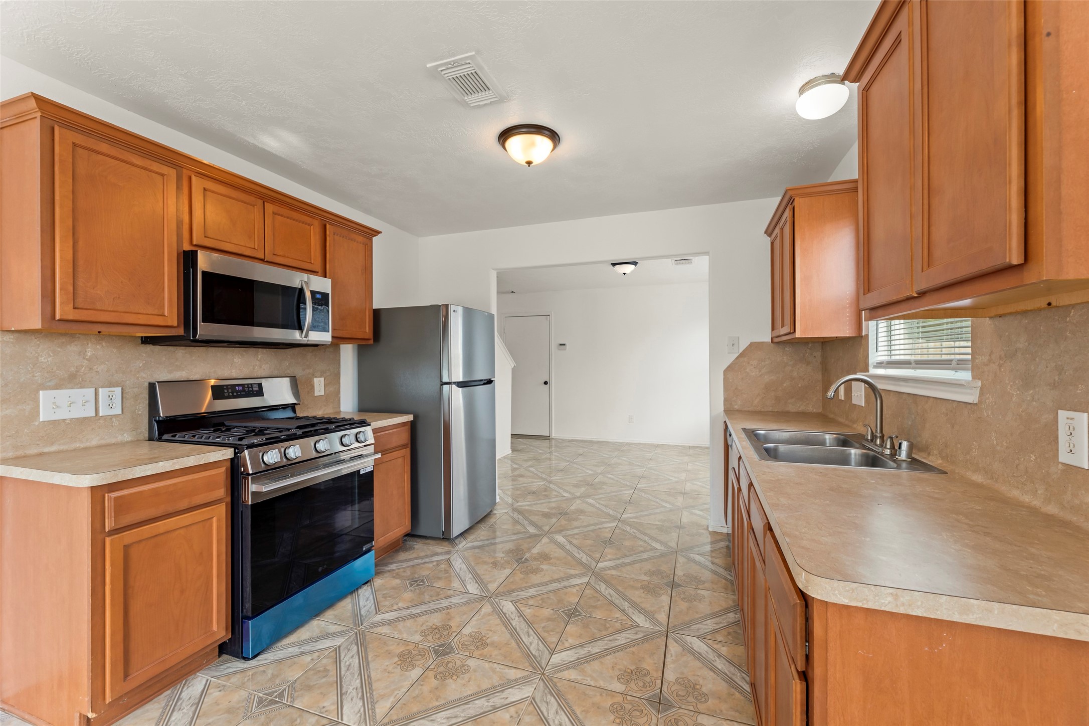 1931 Blossom Breeze Lane Property Photo 6