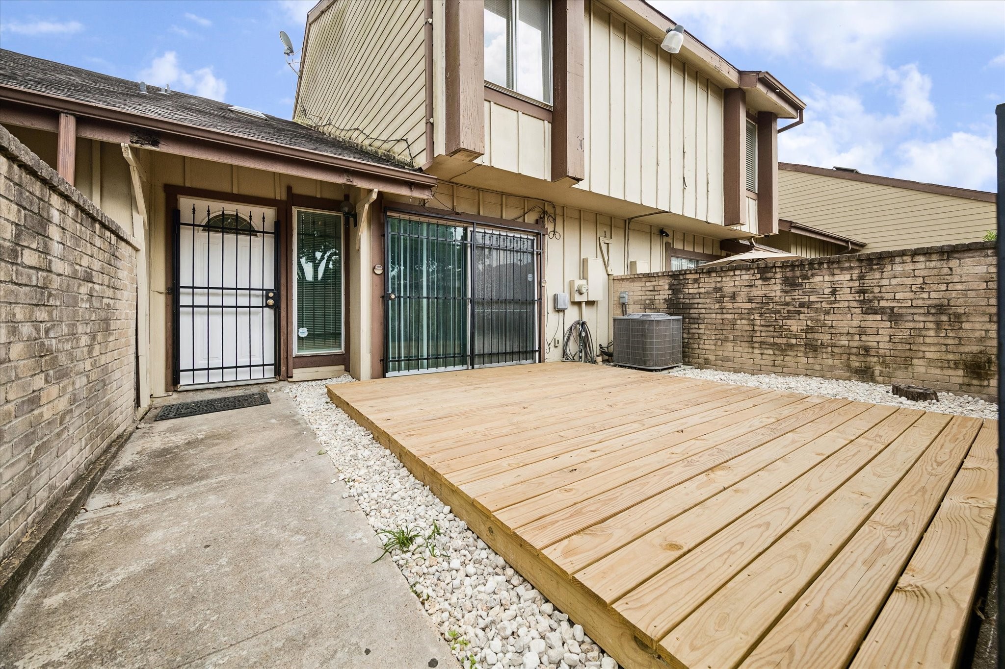 12522 Newbrook Drive Property Photo 2