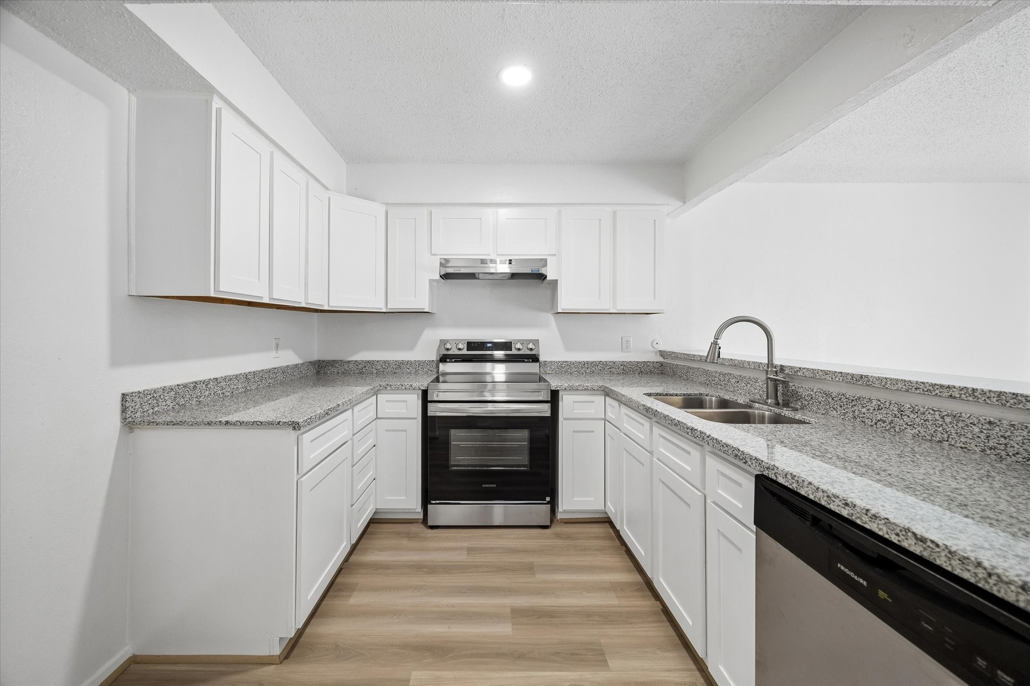 12522 Newbrook Drive Property Photo 6