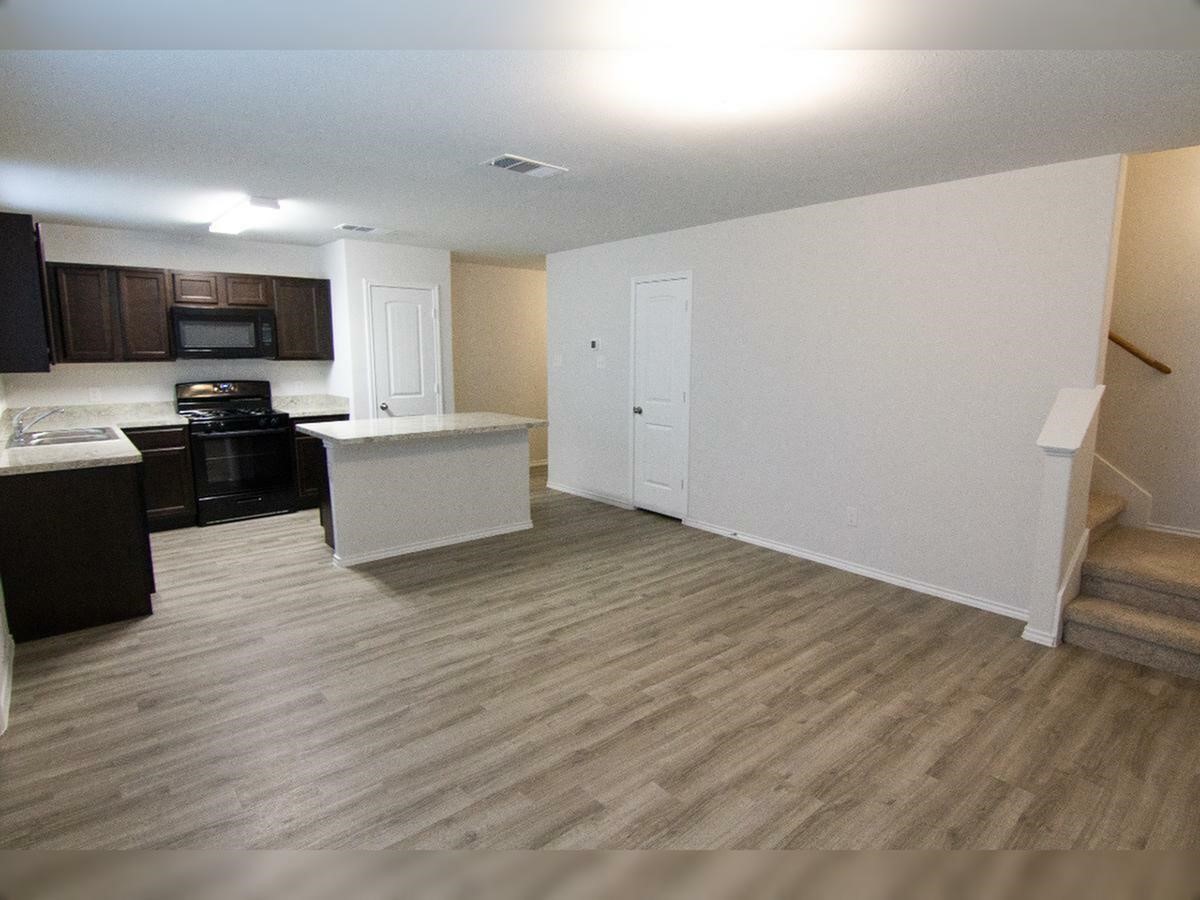 4002 Richey Silver Street Property Photo 3