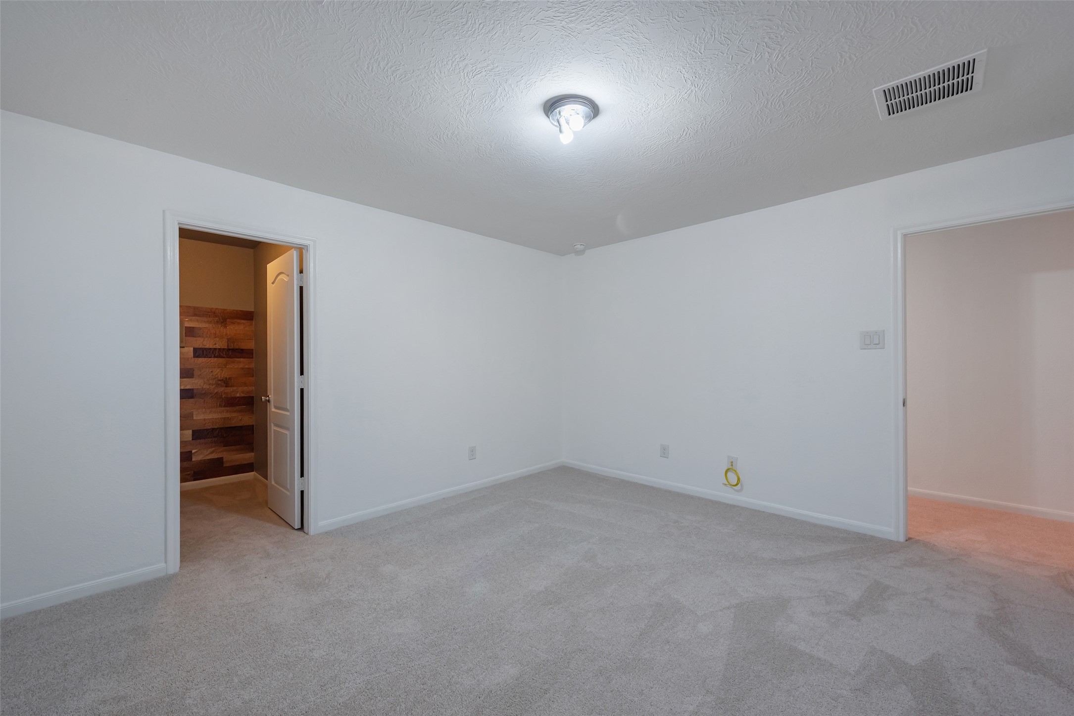 4006 Streambed Trail Property Photo 25