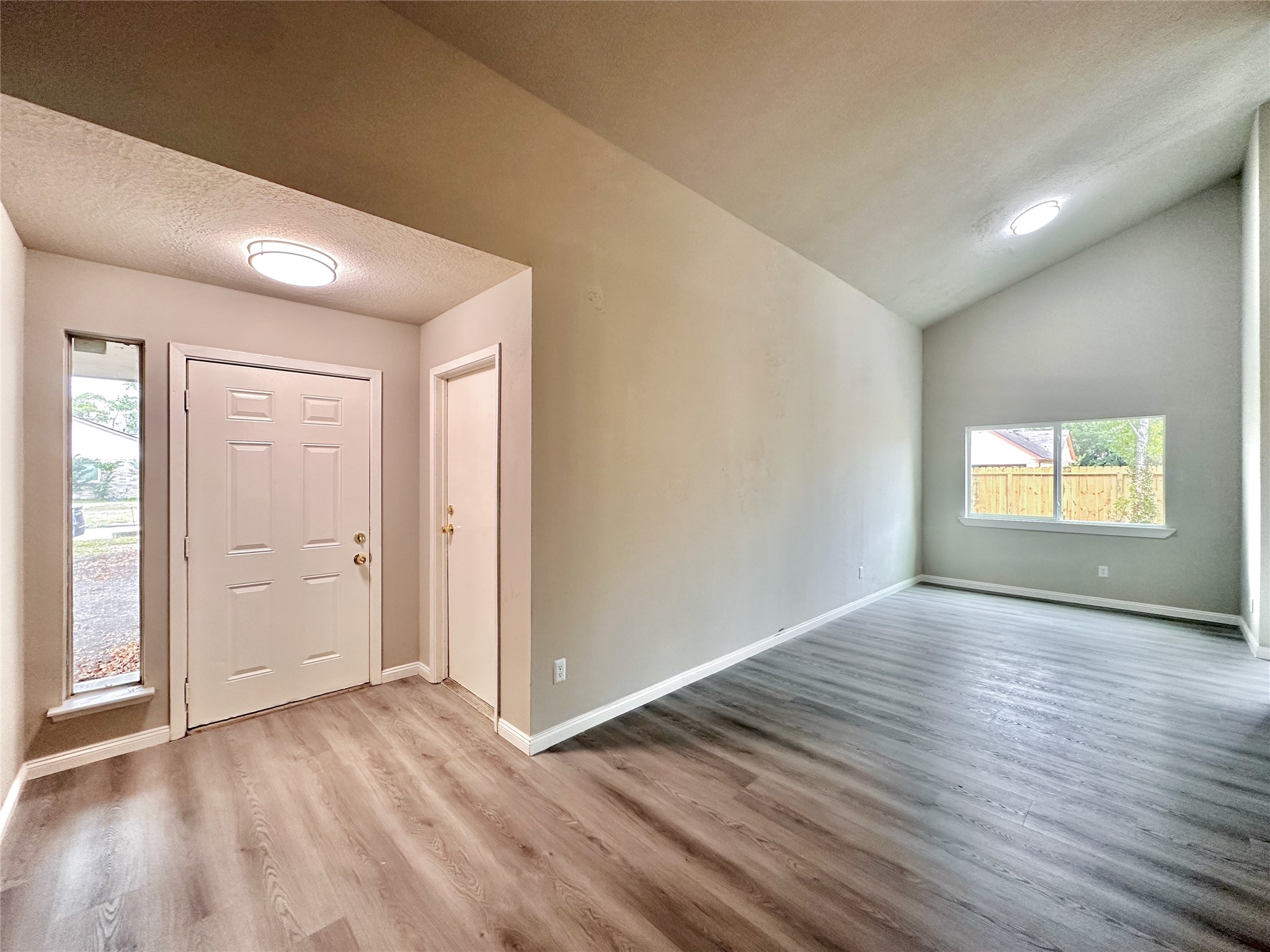 7730 Chaseview Drive Property Photo 3