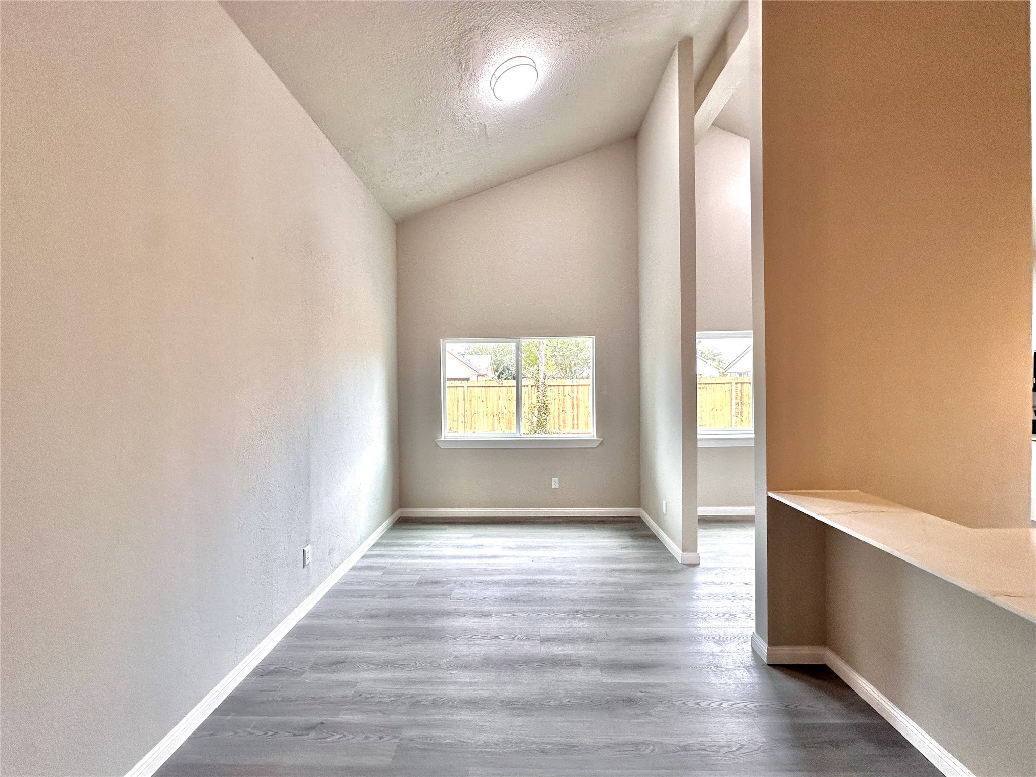 7730 Chaseview Drive Property Photo 4