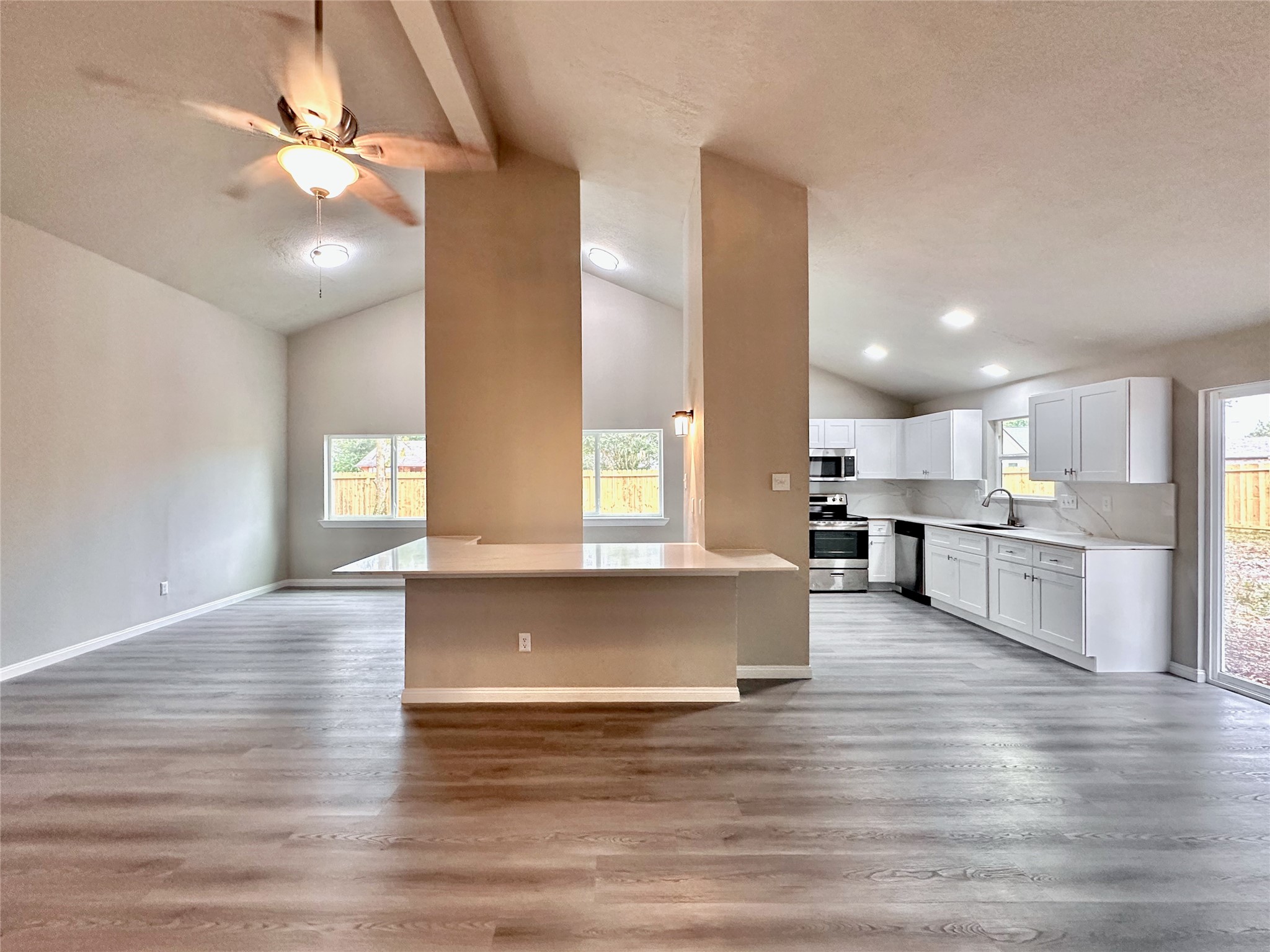 7730 Chaseview Drive Property Photo 8