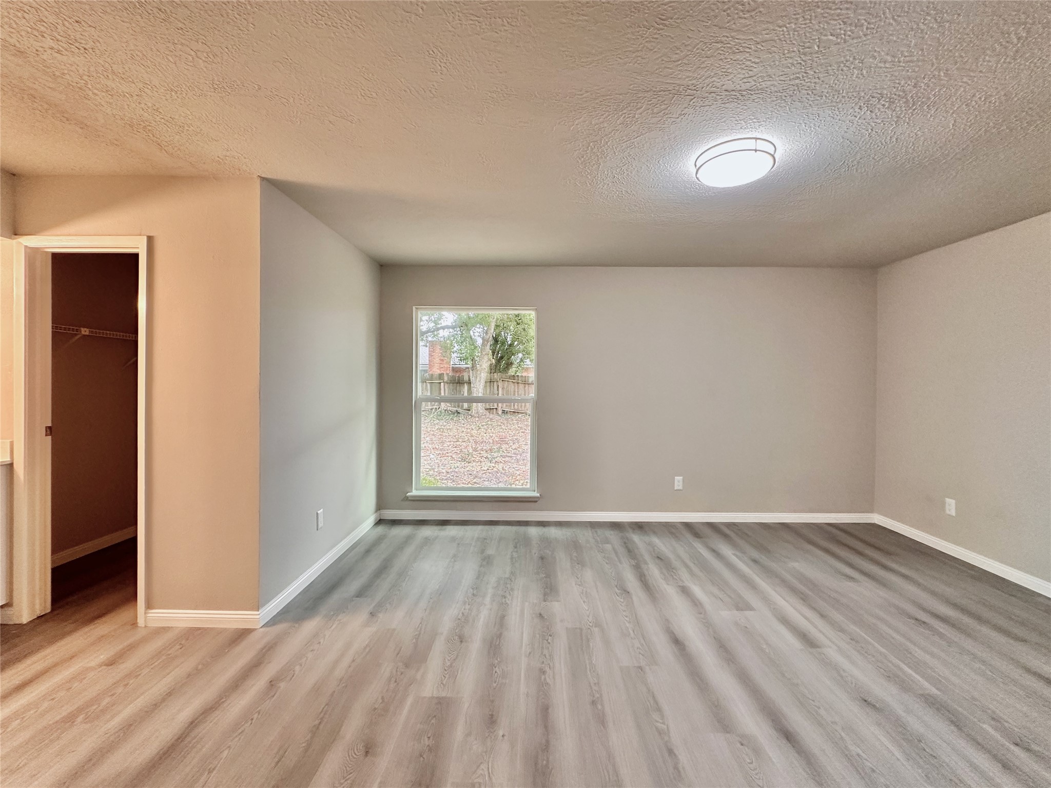 7730 Chaseview Drive Property Photo 14