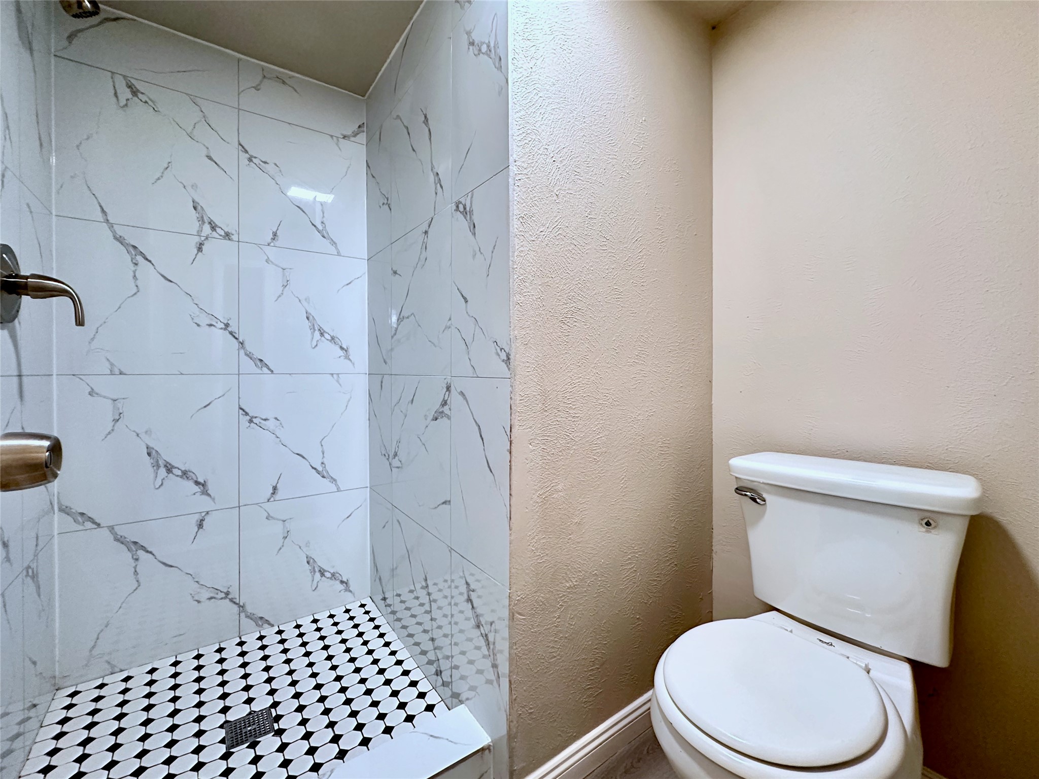 7730 Chaseview Drive Property Photo 18