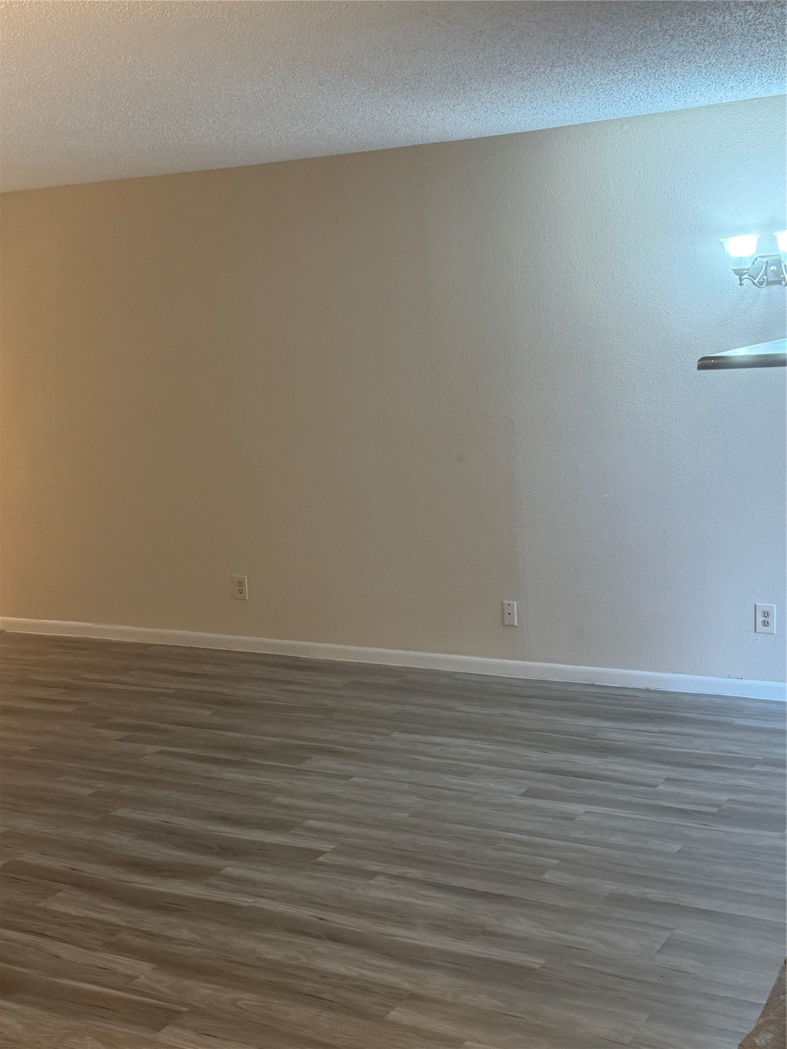 17401 Red Oak Drive 61 Property Photo 8