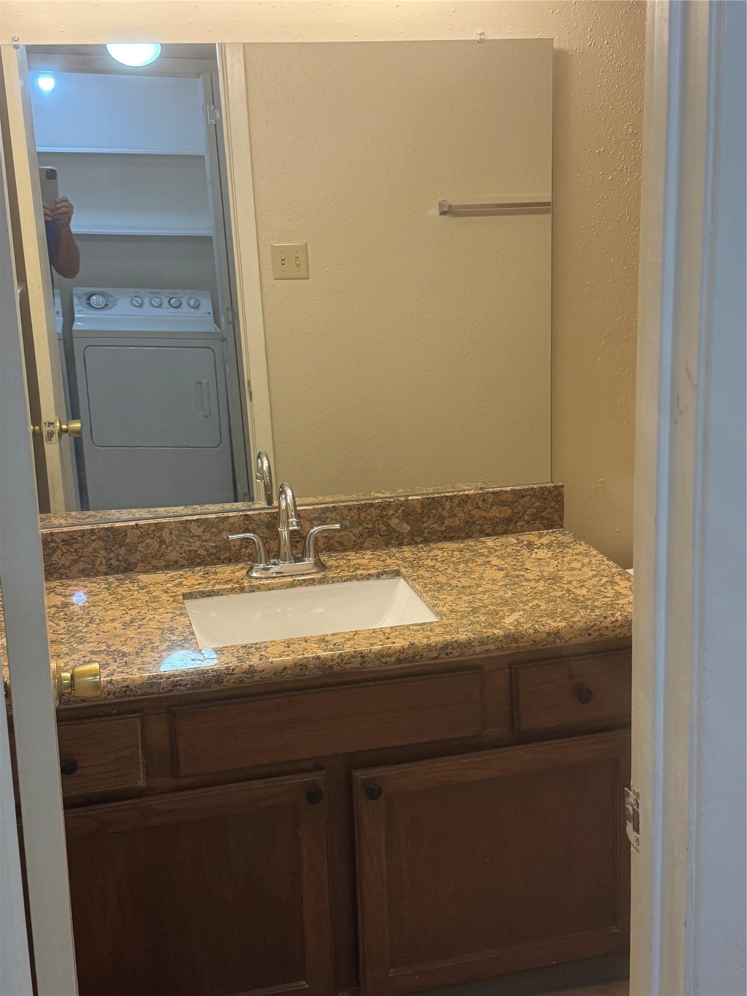 17401 Red Oak Drive 61 Property Photo 12