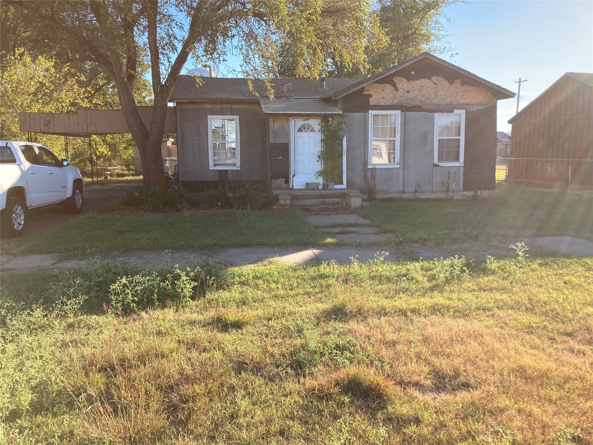 903 W 8th Street Property Photo