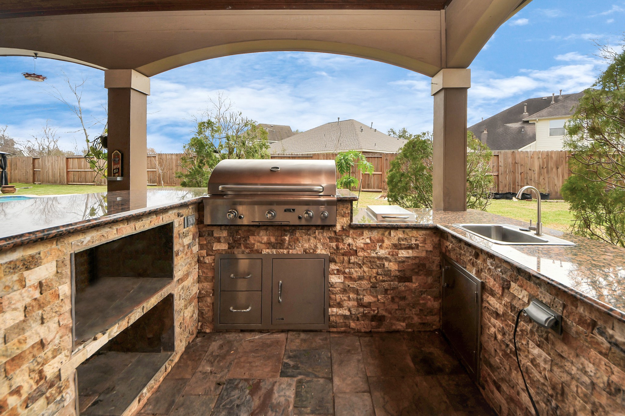 4106 Freedom Tree Drive Property Photo 1