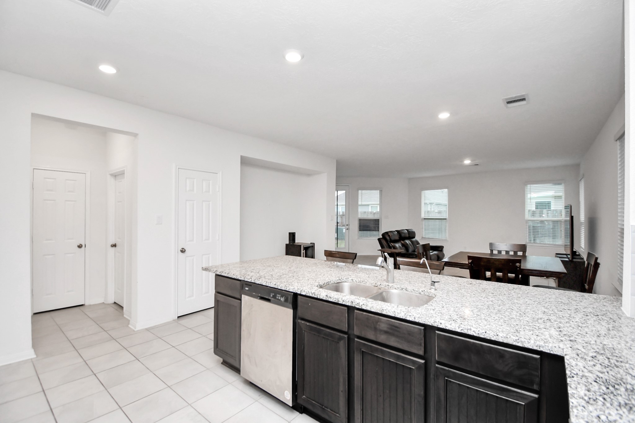 2030 Domeniko Drive Property Photo 2