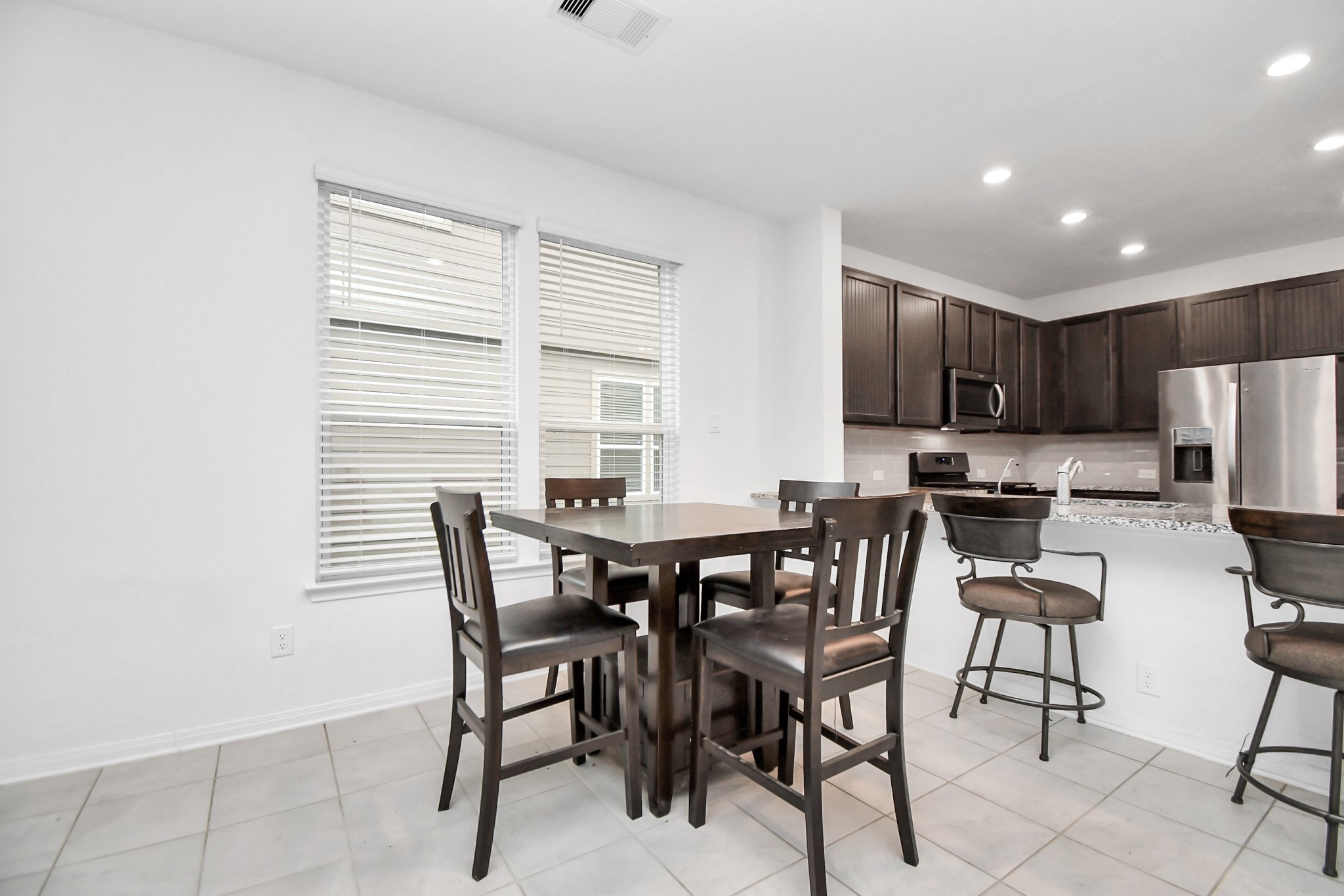 2030 Domeniko Drive Property Photo 4