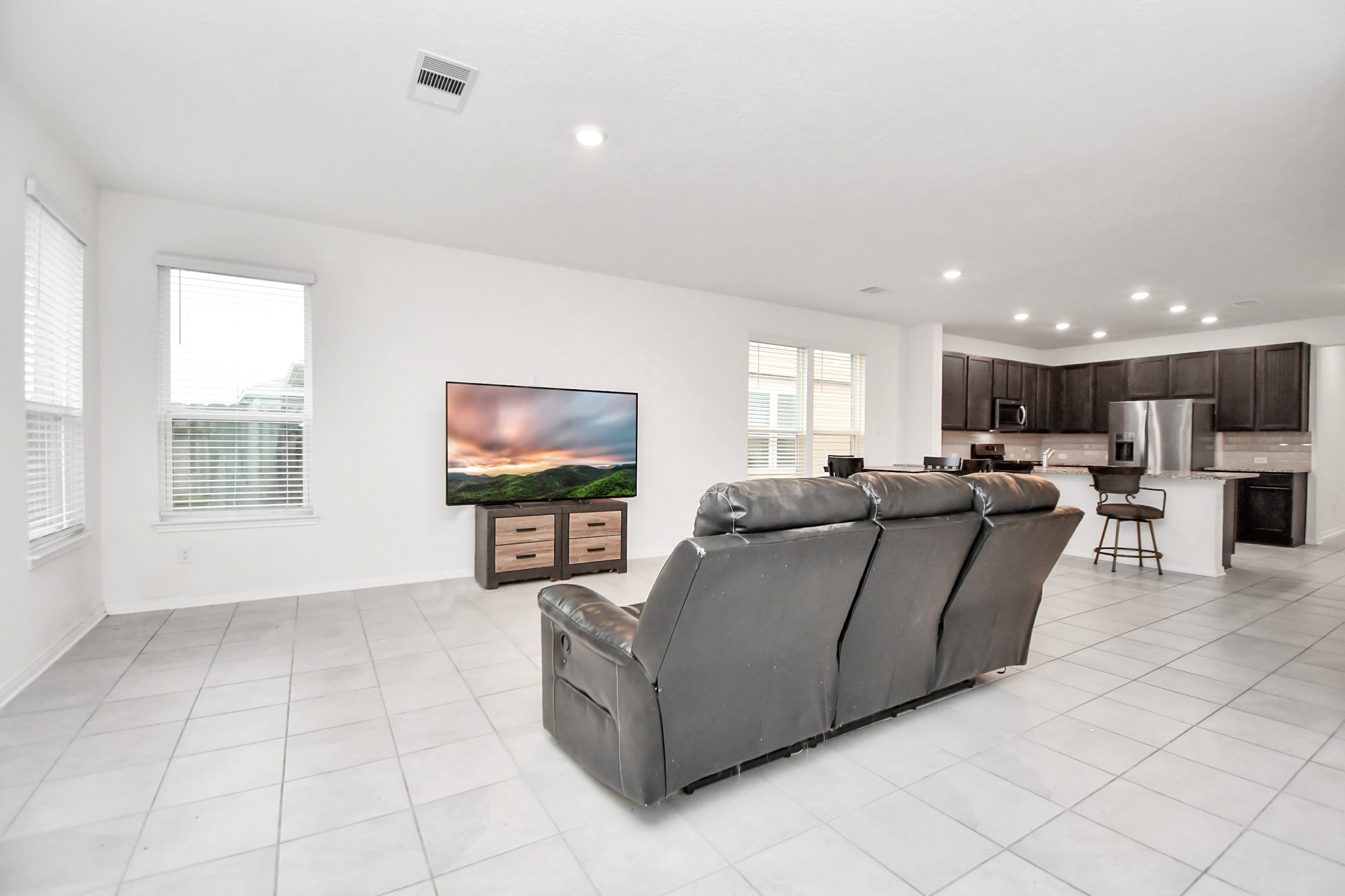 2030 Domeniko Drive Property Photo 8