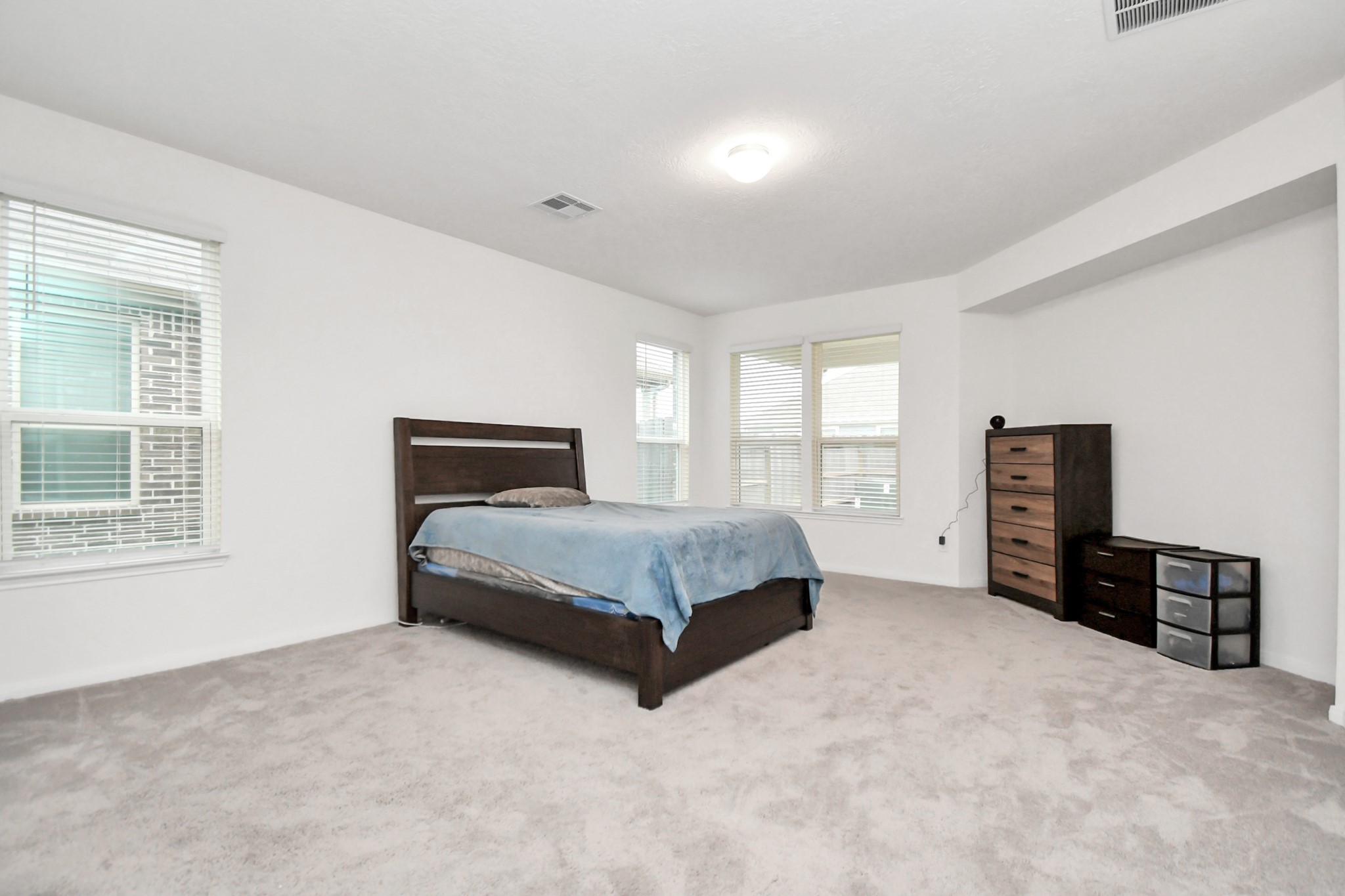 2030 Domeniko Drive Property Photo 10