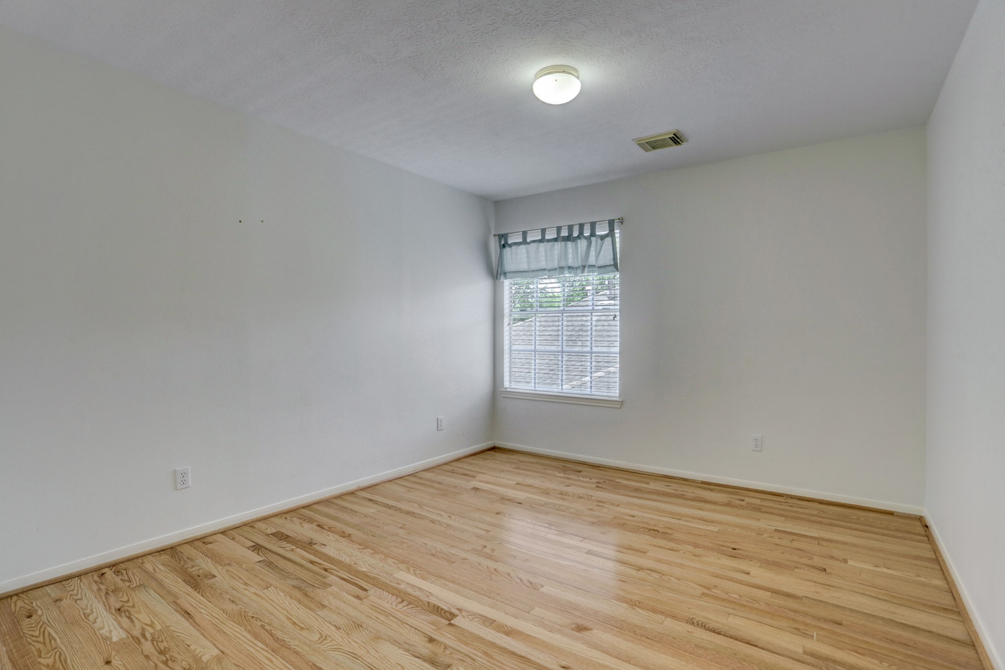 14019 Lake Trail Drive Property Photo 14