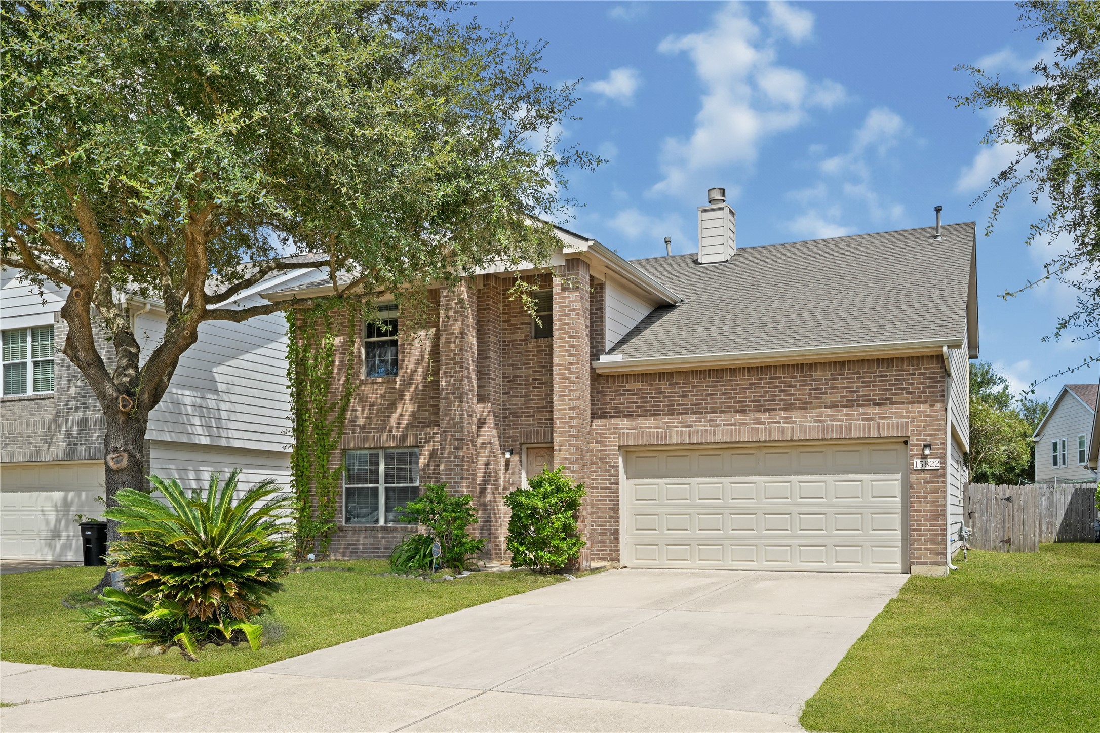 15822 Kings Cypress Lane Property Photo 2