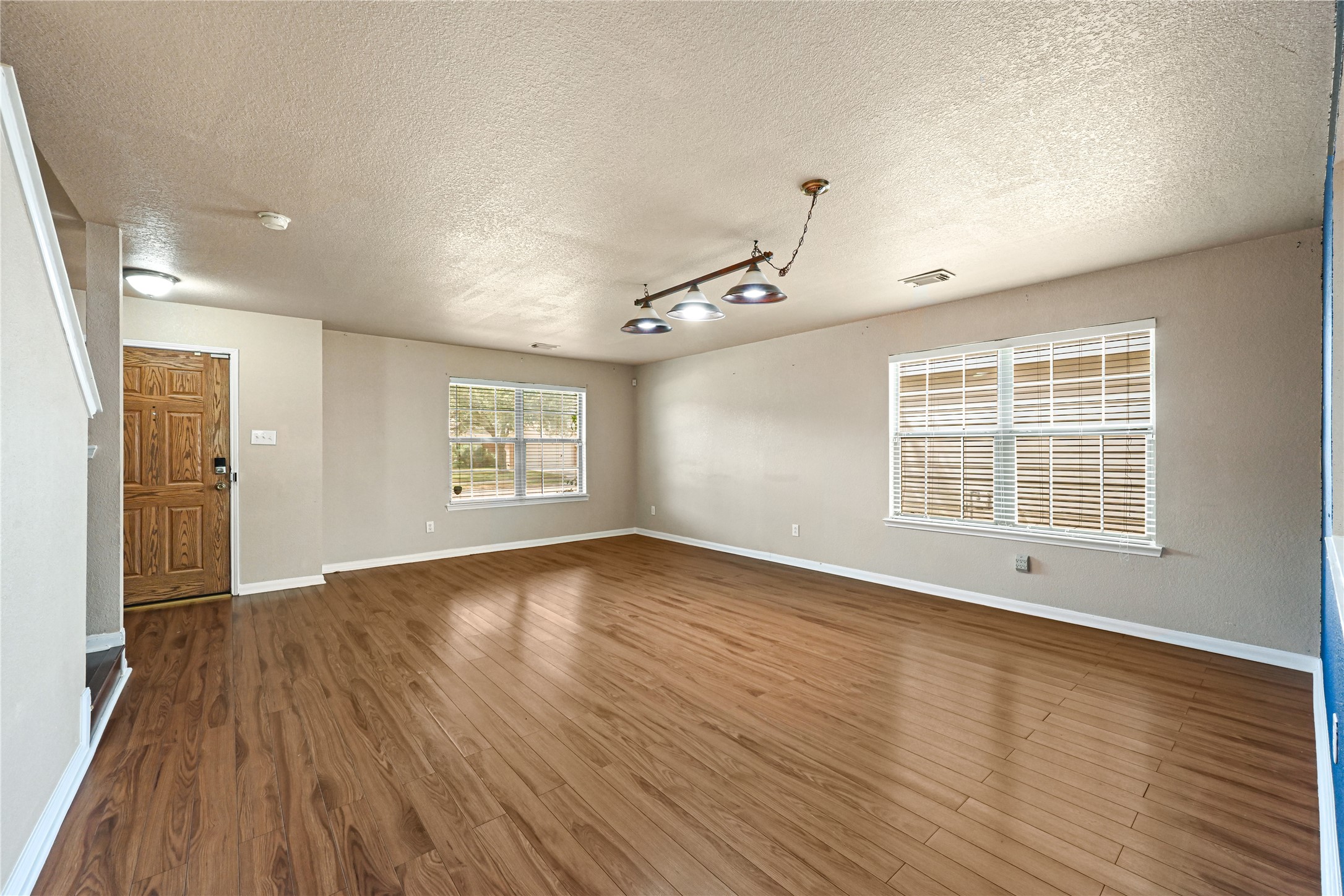 15822 Kings Cypress Lane Property Photo 4