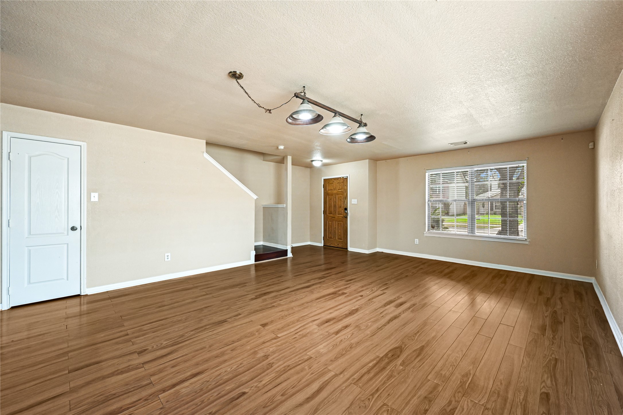 15822 Kings Cypress Lane Property Photo 5