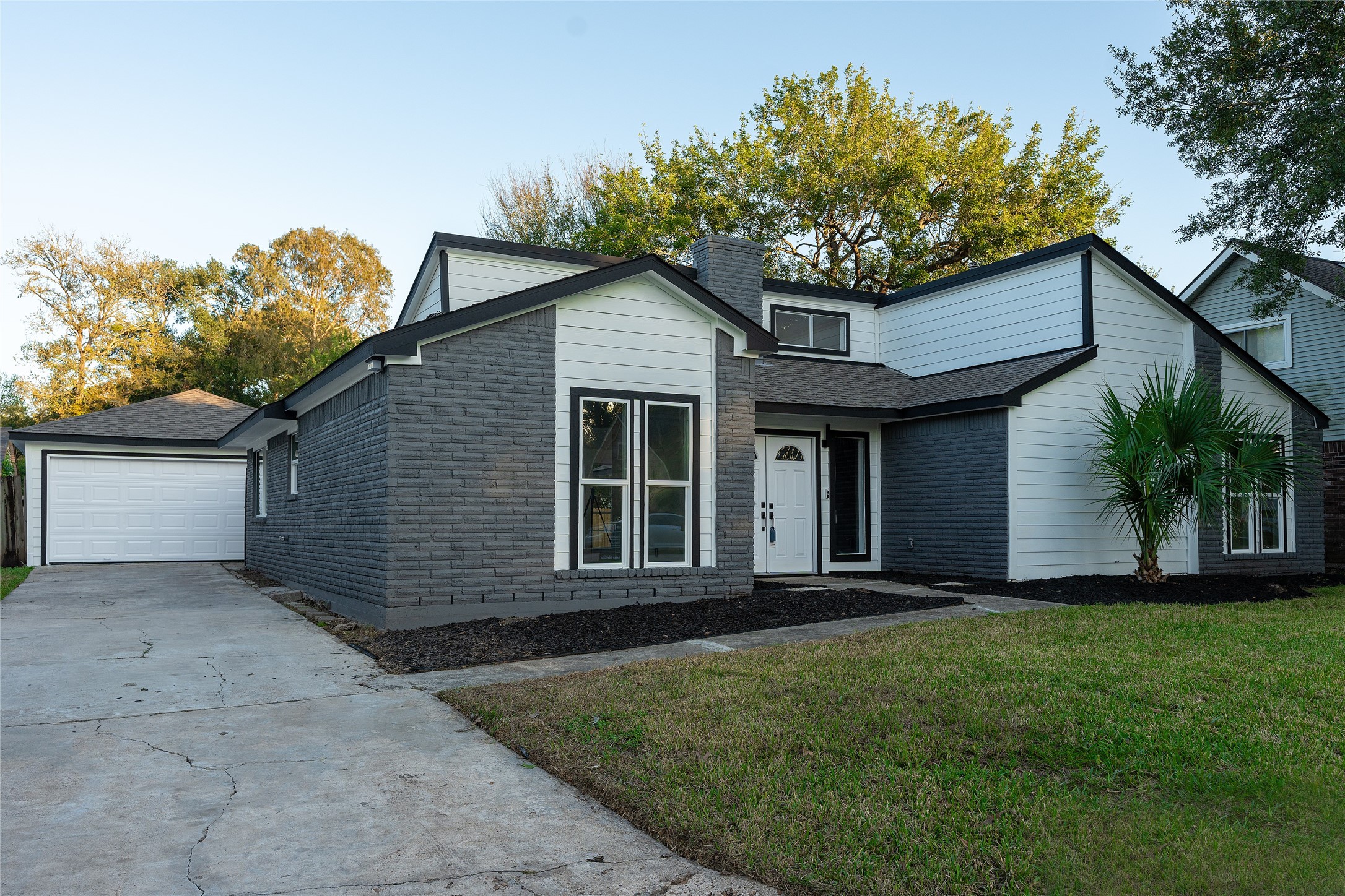 1814 Elmwood Court Property Photo 3