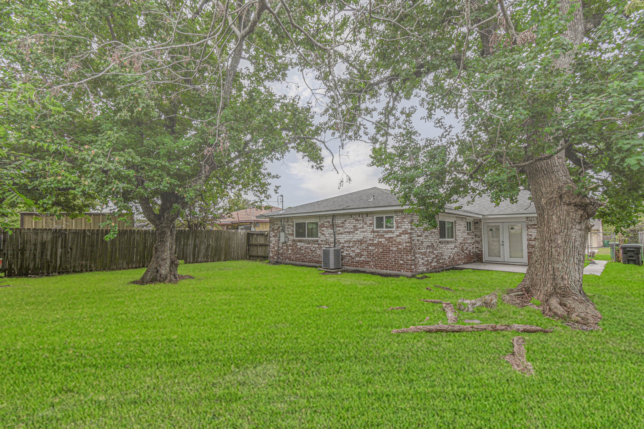 5003 Denoron Drive Property Photo 4