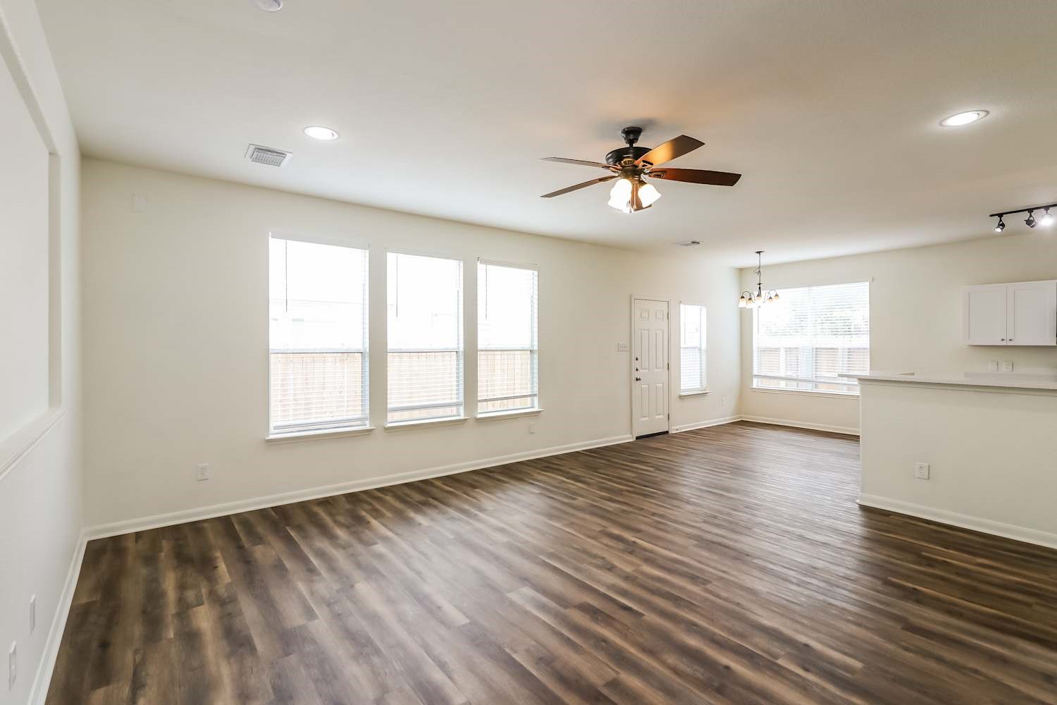 29622 Legends Bluff Drive Property Photo 4