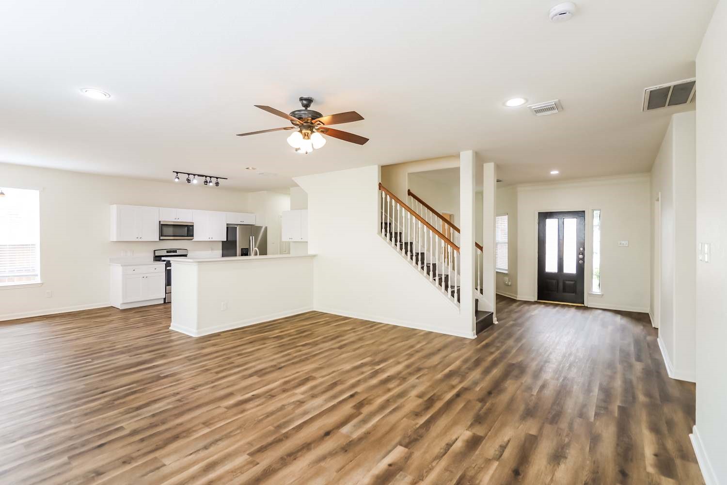 29622 Legends Bluff Drive Property Photo 5