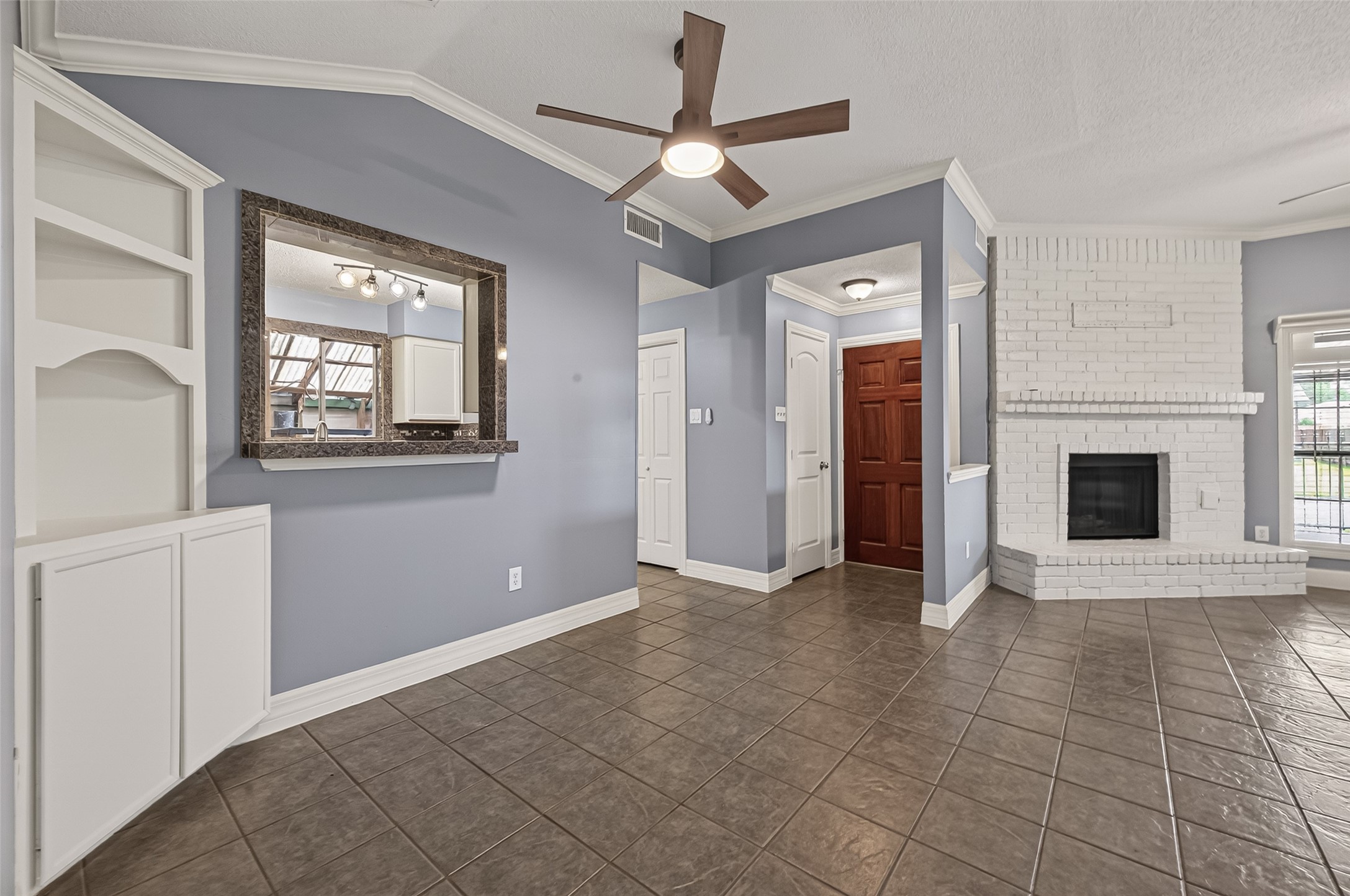 11806 Roandale Drive Property Photo 4