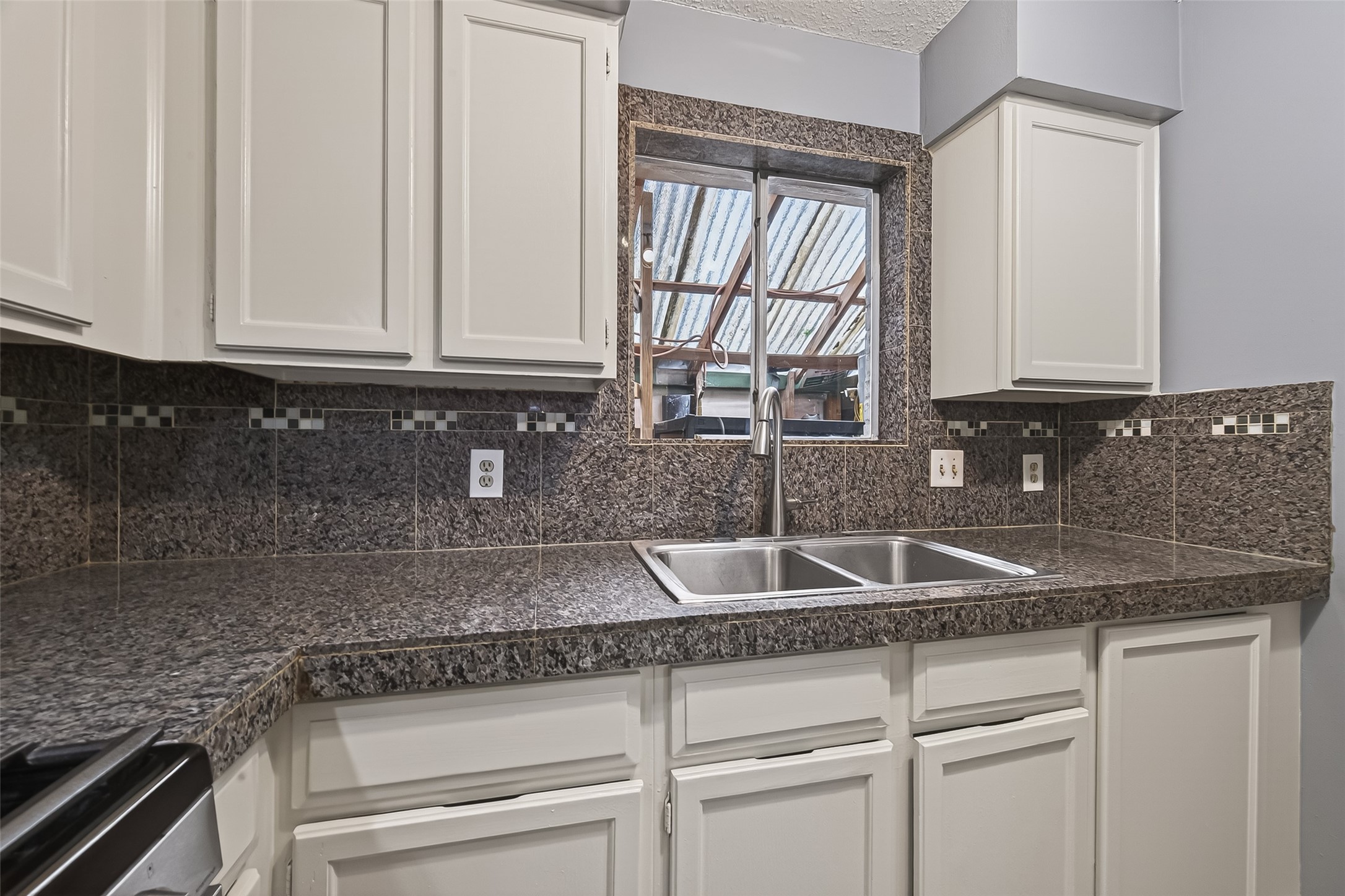 11806 Roandale Drive Property Photo 8