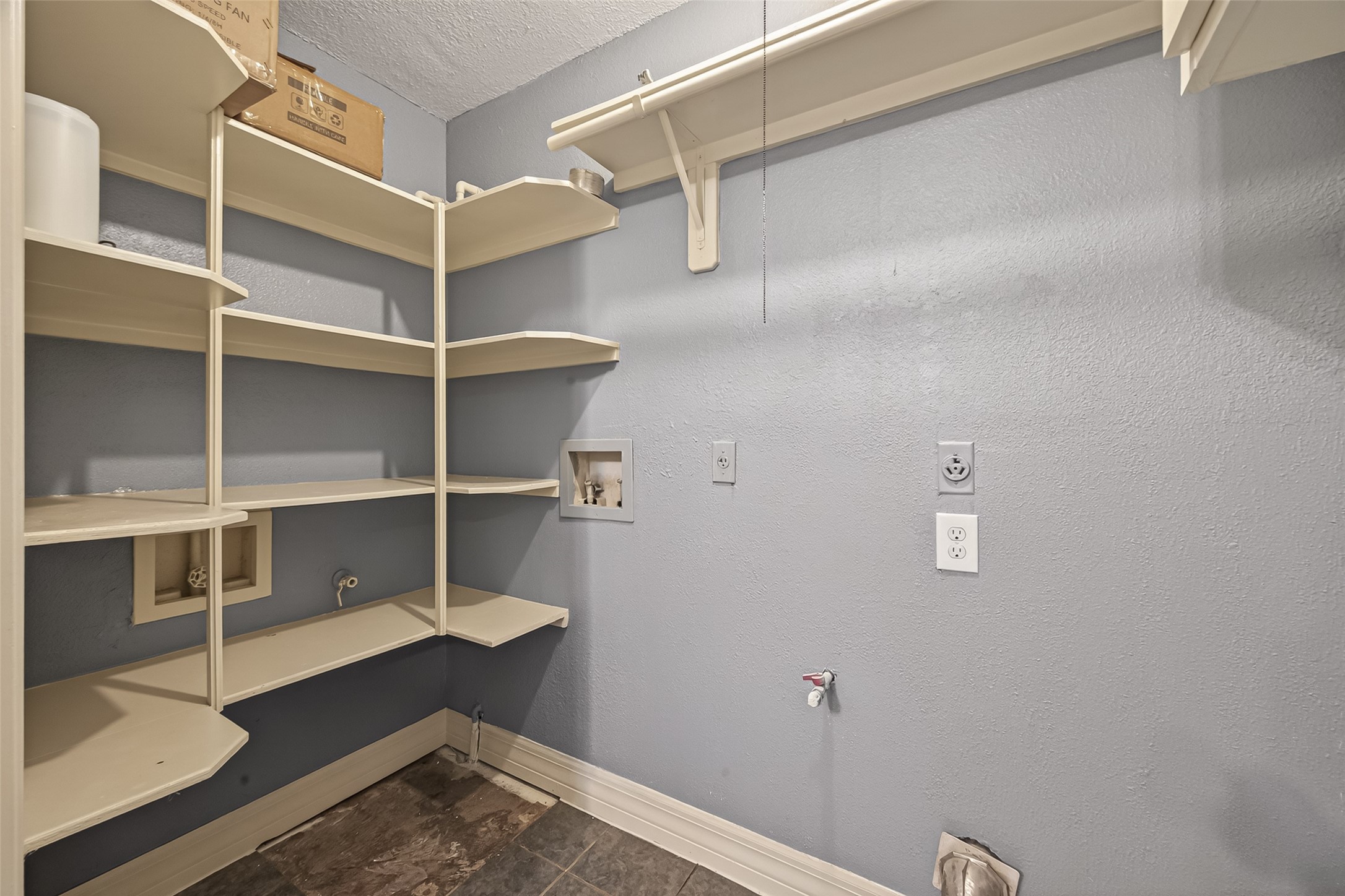11806 Roandale Drive Property Photo 9