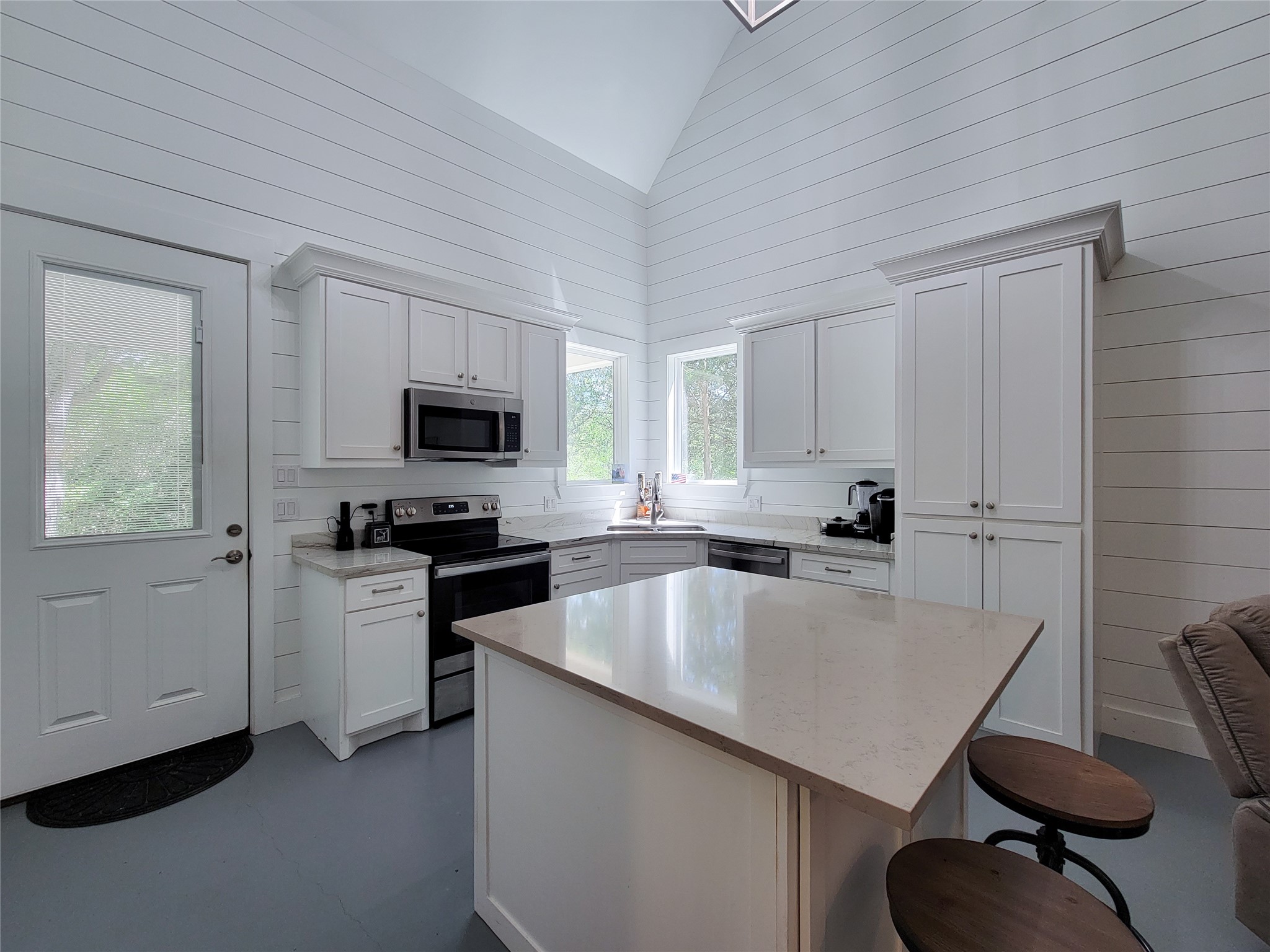 4937 Wolff Road Property Photo 14