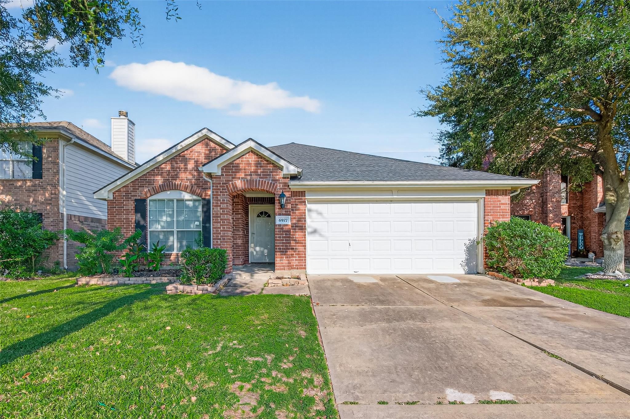 6927 Great Oaks Shadow Drive Property Photo 1