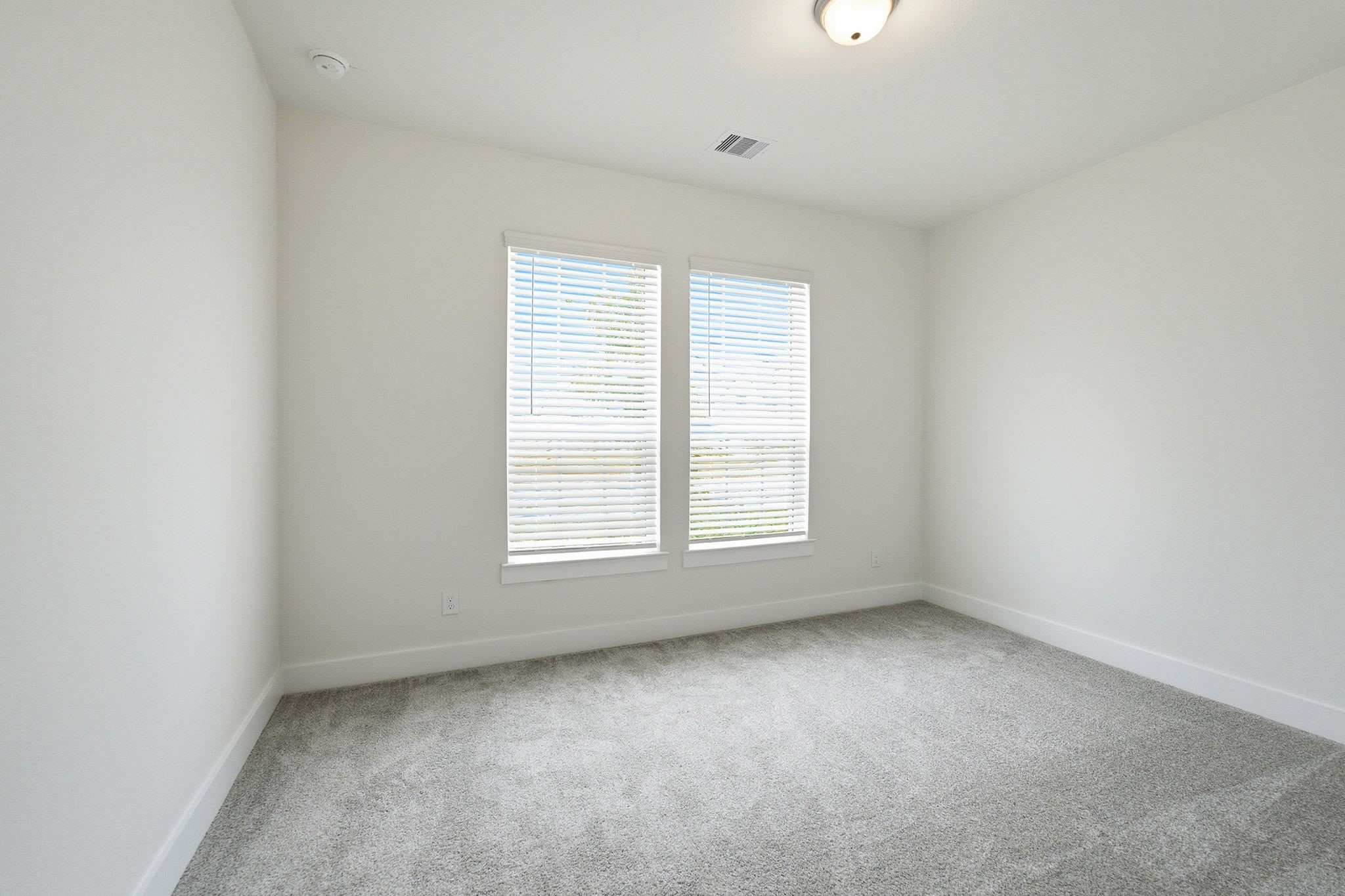 7902 Jasper Meadows Way Property Photo 9