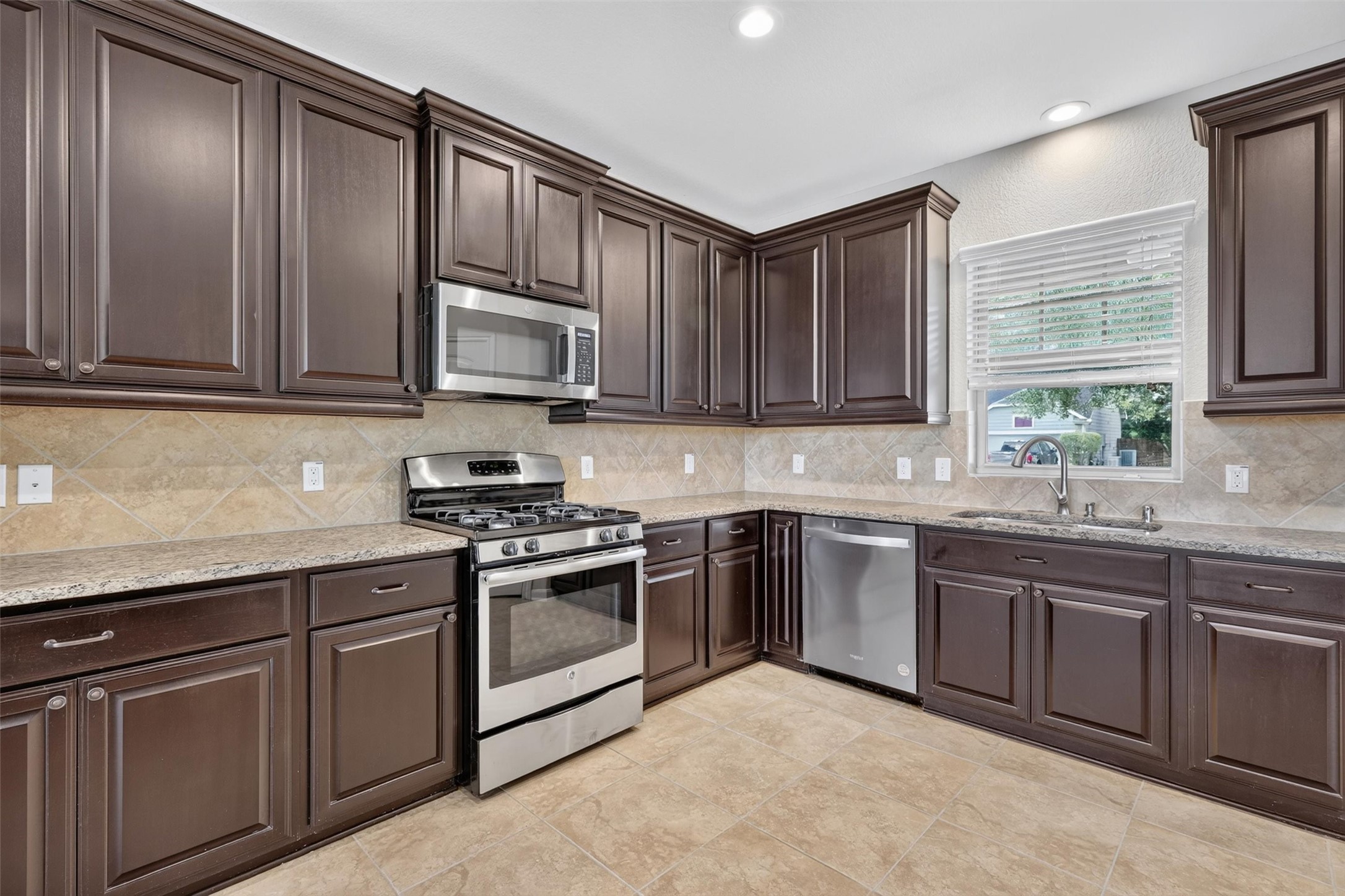 11306 Misty Willow Lane Property Photo 14