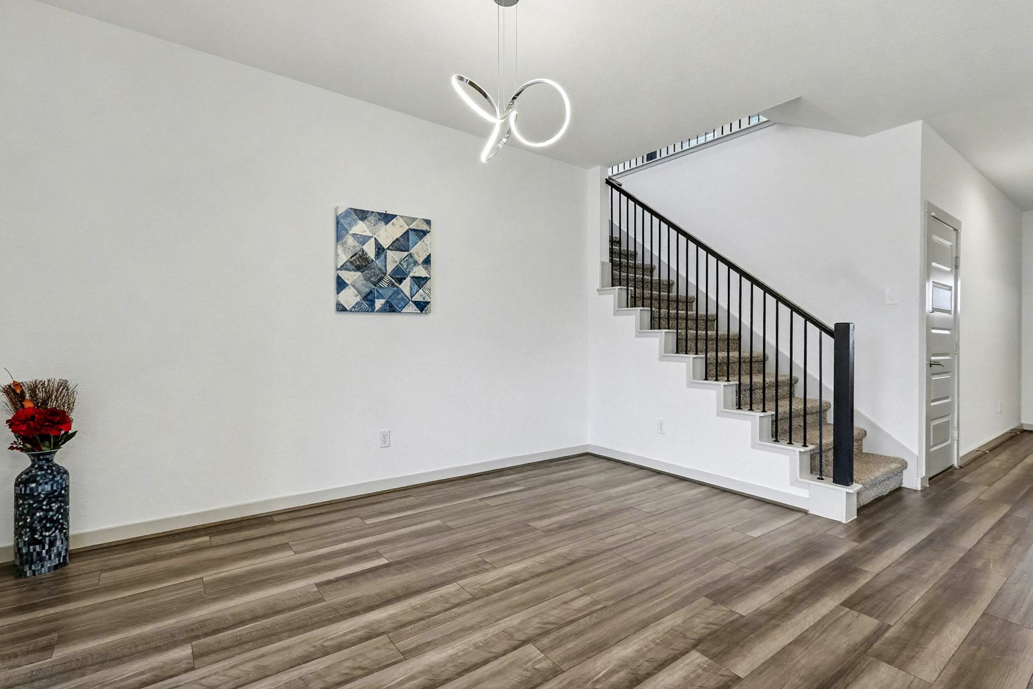 7419 Rainham Valley Lane Property Photo 5