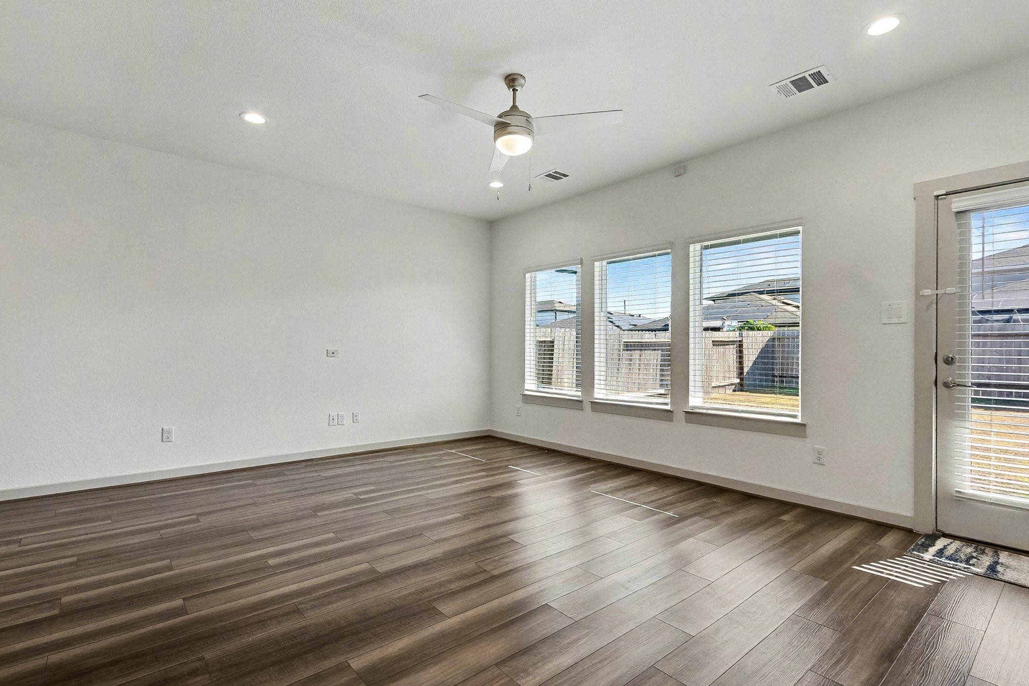 7419 Rainham Valley Lane Property Photo 7