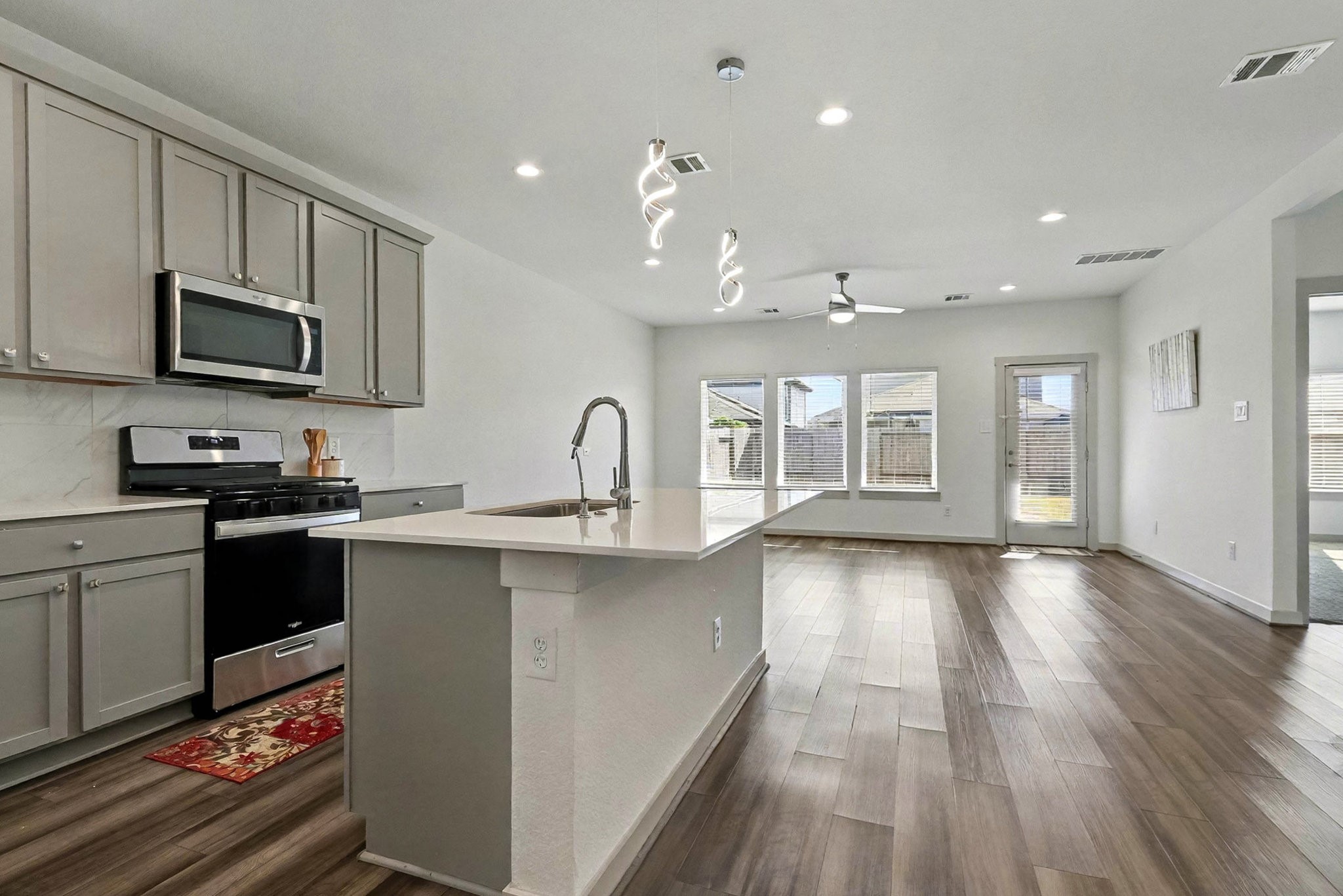 7419 Rainham Valley Lane Property Photo 10