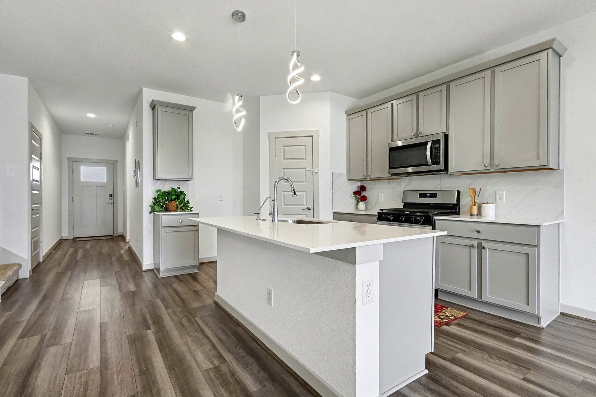 7419 Rainham Valley Lane Property Photo 11