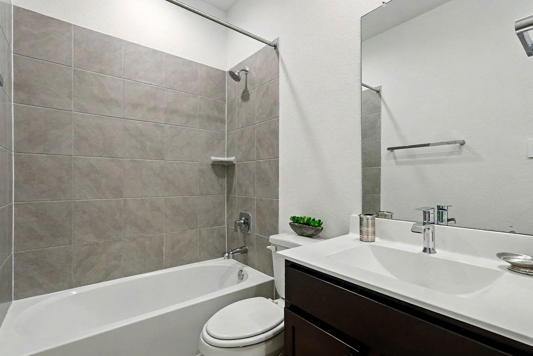 7419 Rainham Valley Lane Property Photo 15