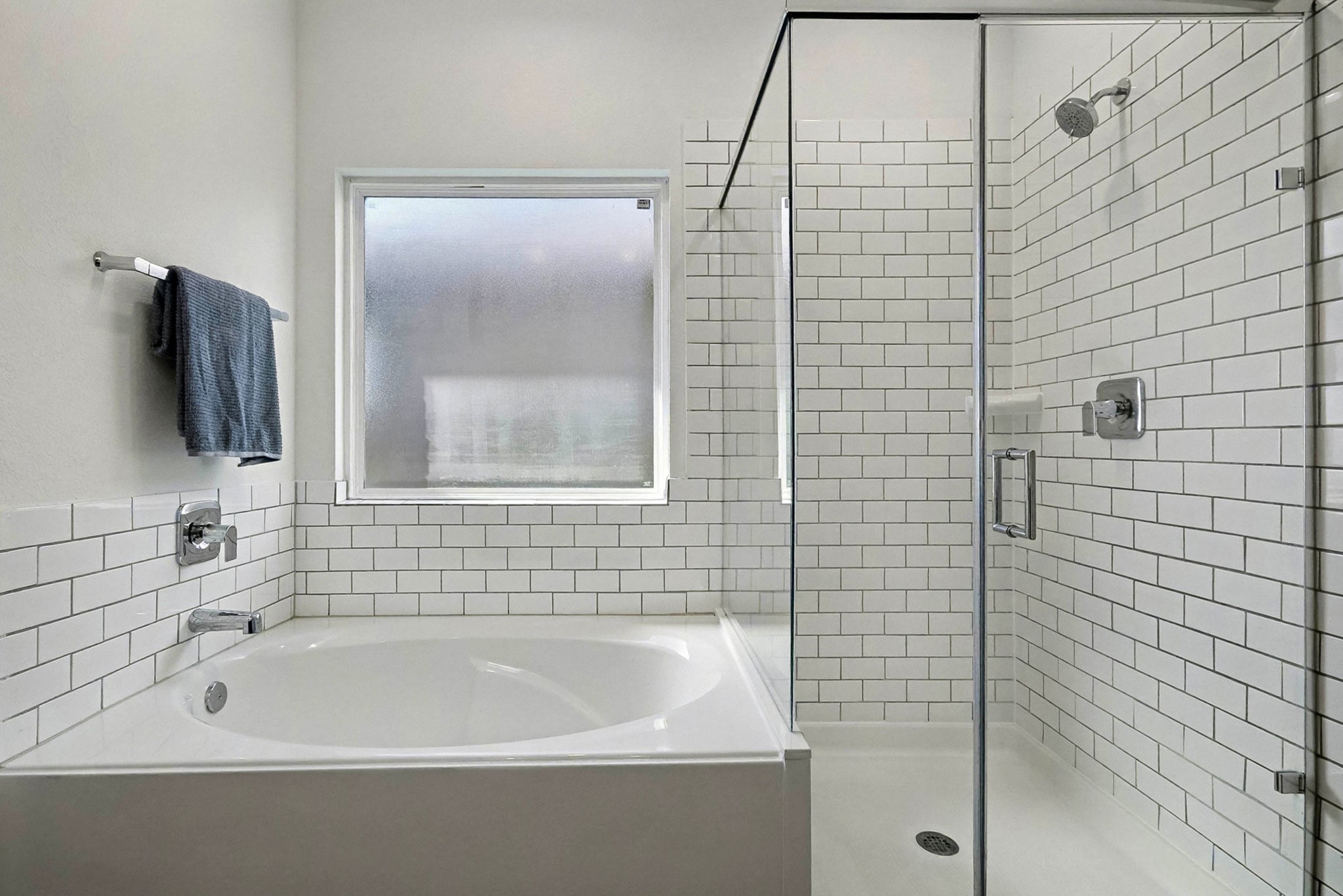 7419 Rainham Valley Lane Property Photo 19